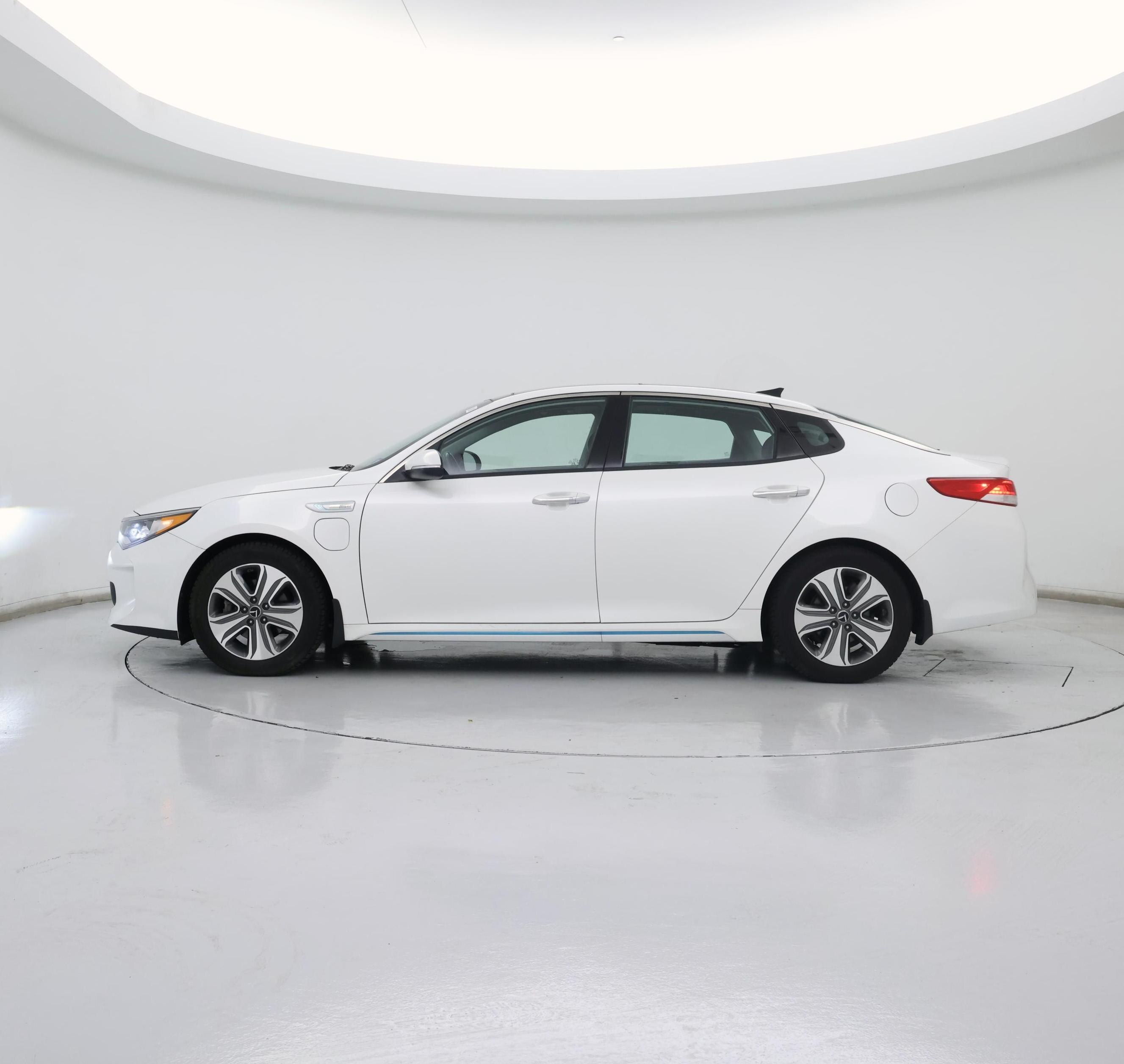 Thumbnail: 2017 Kia Optima - 3