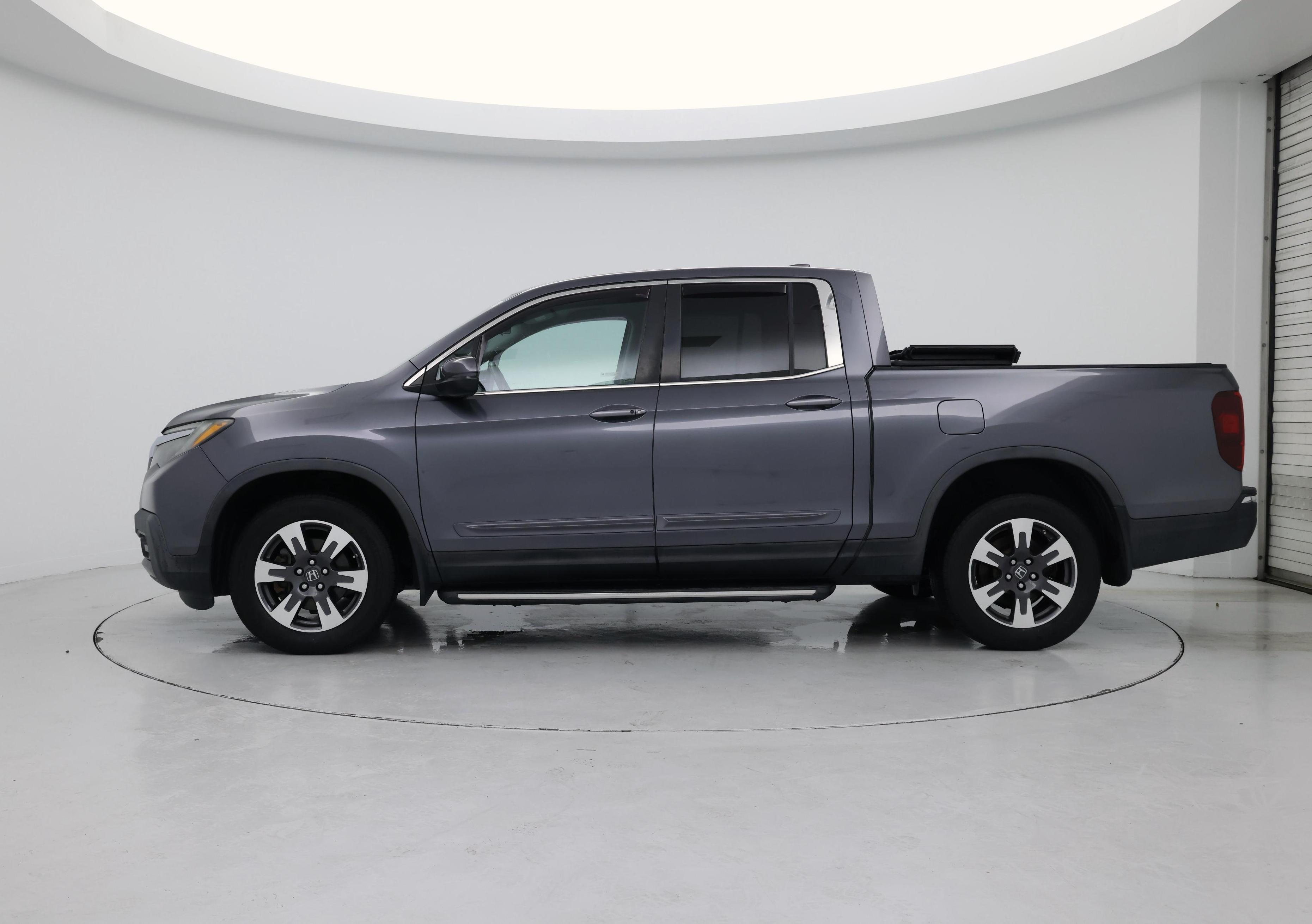 Thumbnail: 2017 Honda Ridgeline - 3