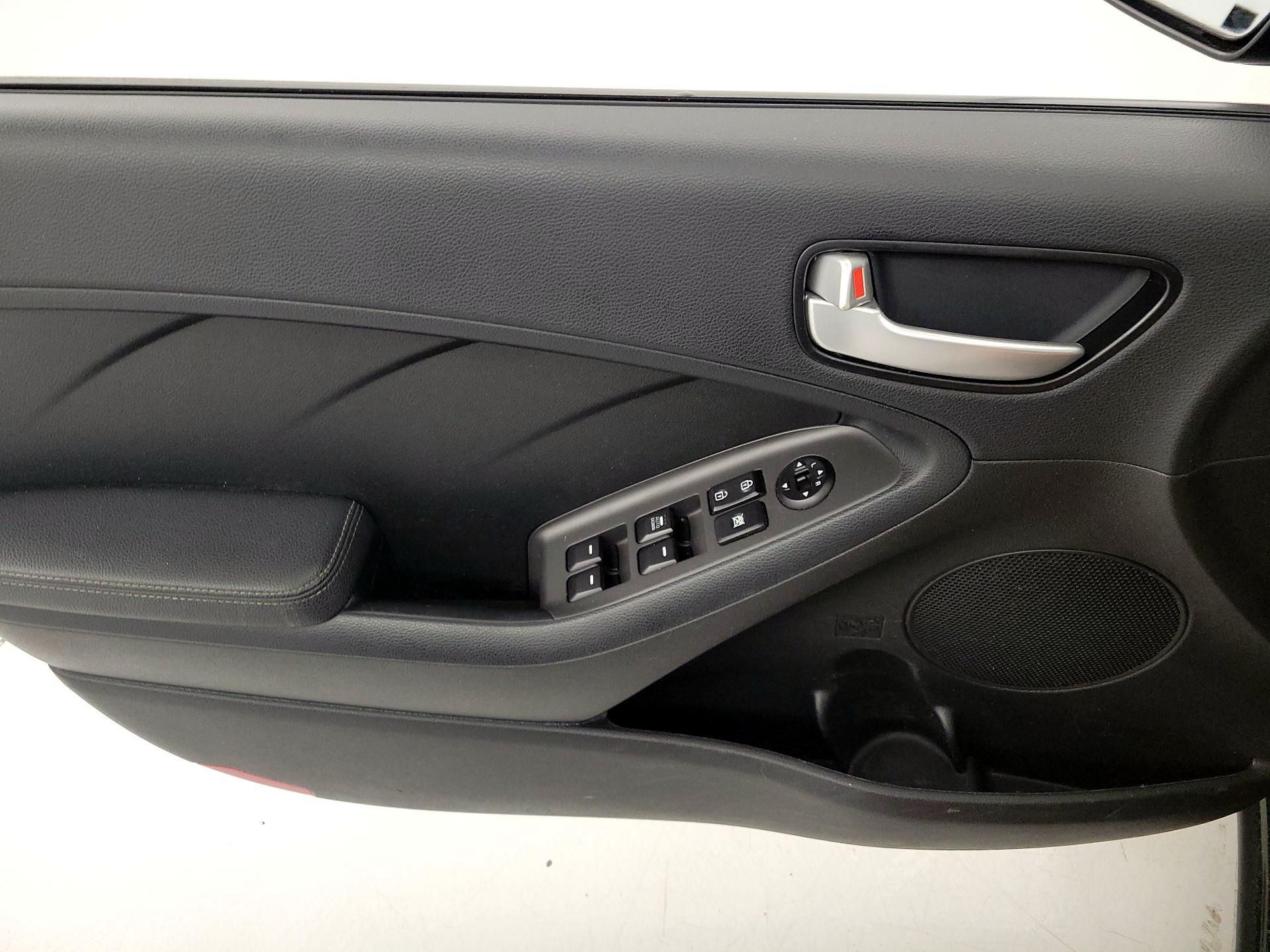 Thumbnail: 2018 Kia Forte - 12