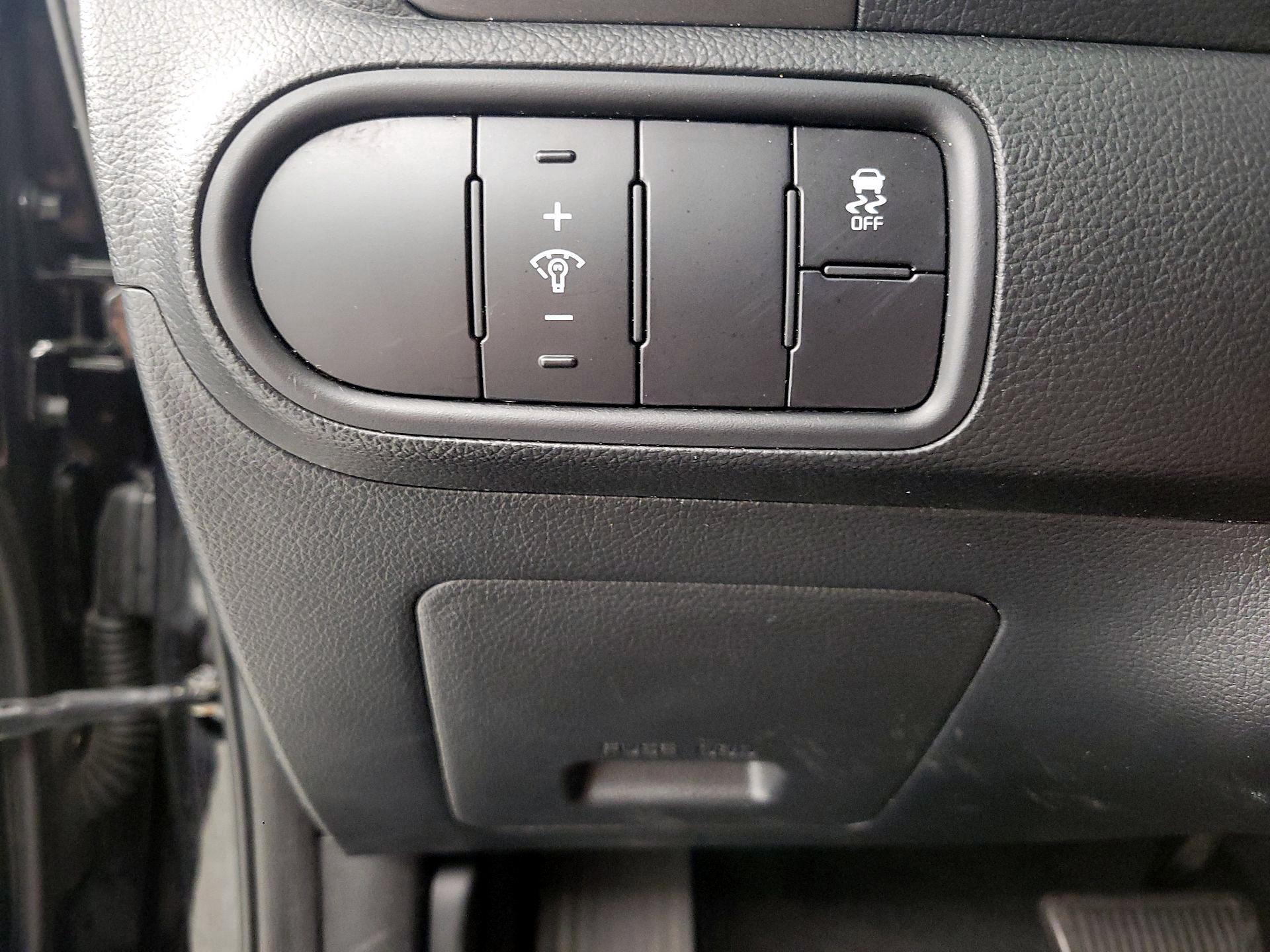 Thumbnail: 2018 Kia Forte - 13
