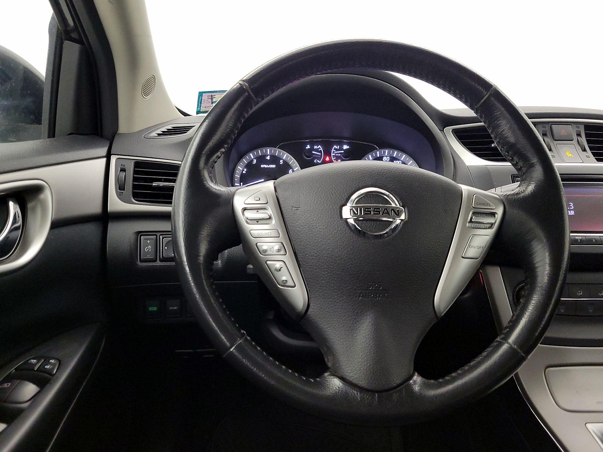 Thumbnail: 2015 Nissan Sentra - 10
