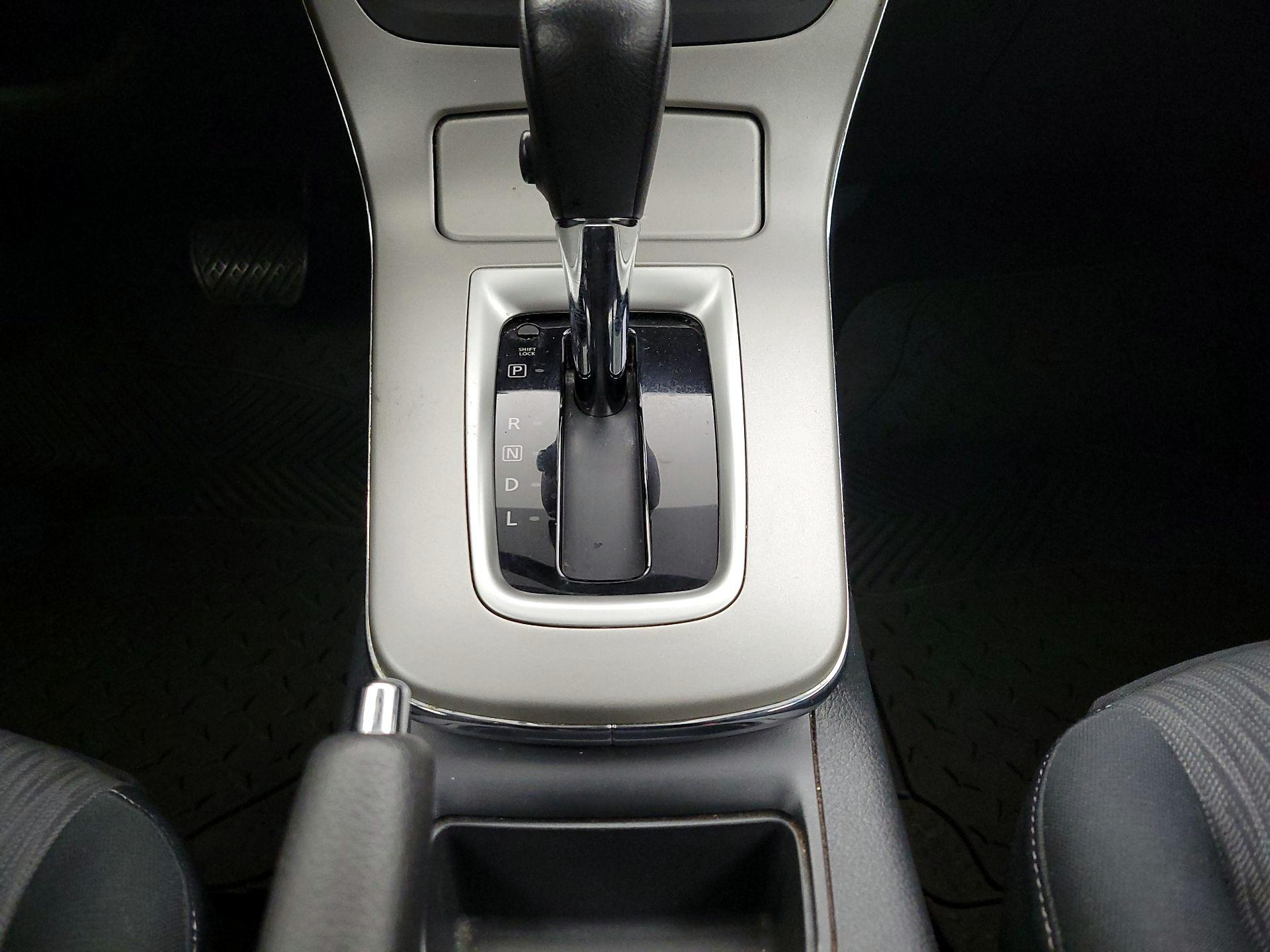 Thumbnail: 2015 Nissan Sentra - 17