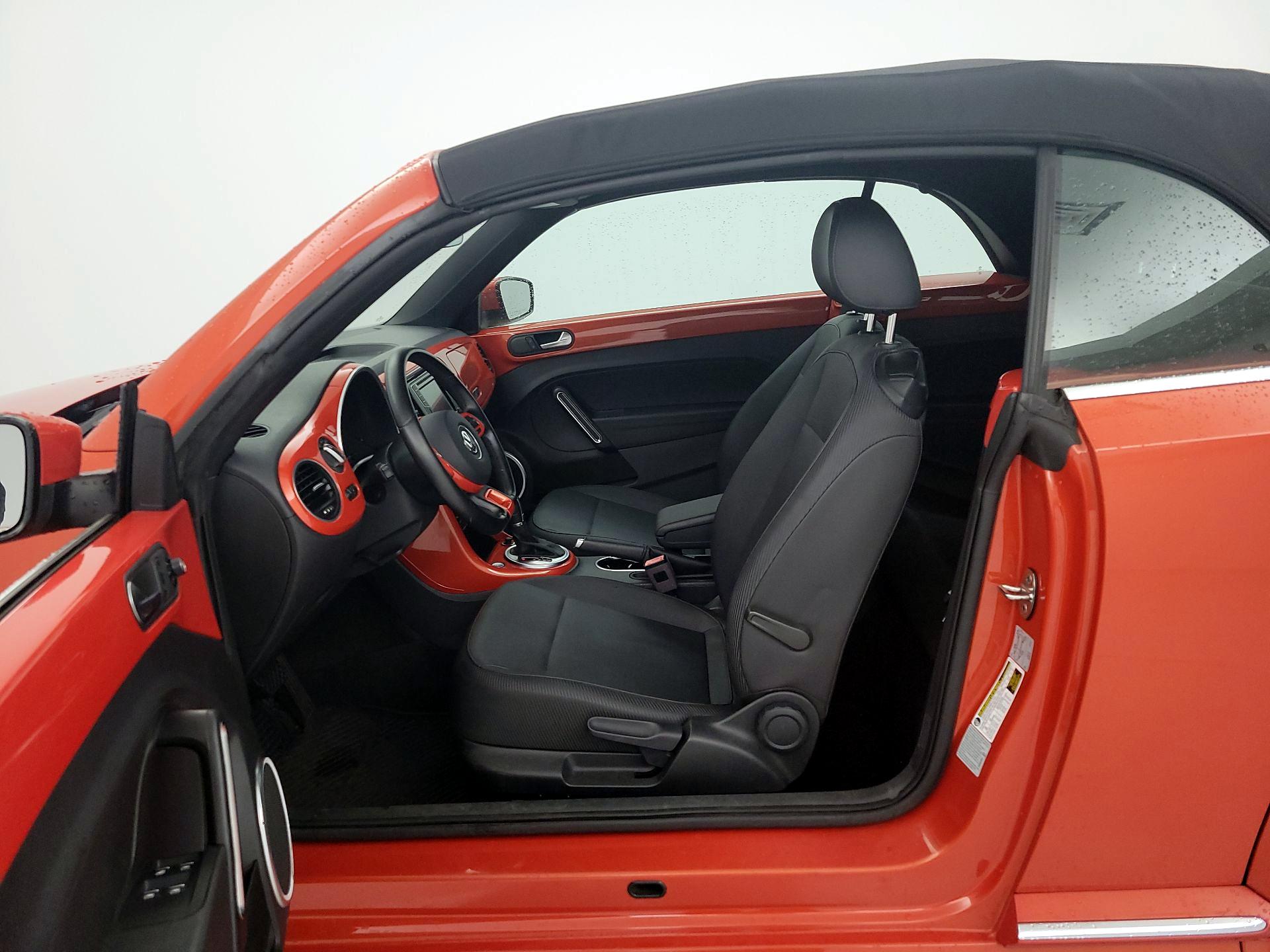 Thumbnail: 2018 Volkswagen Beetle - 11