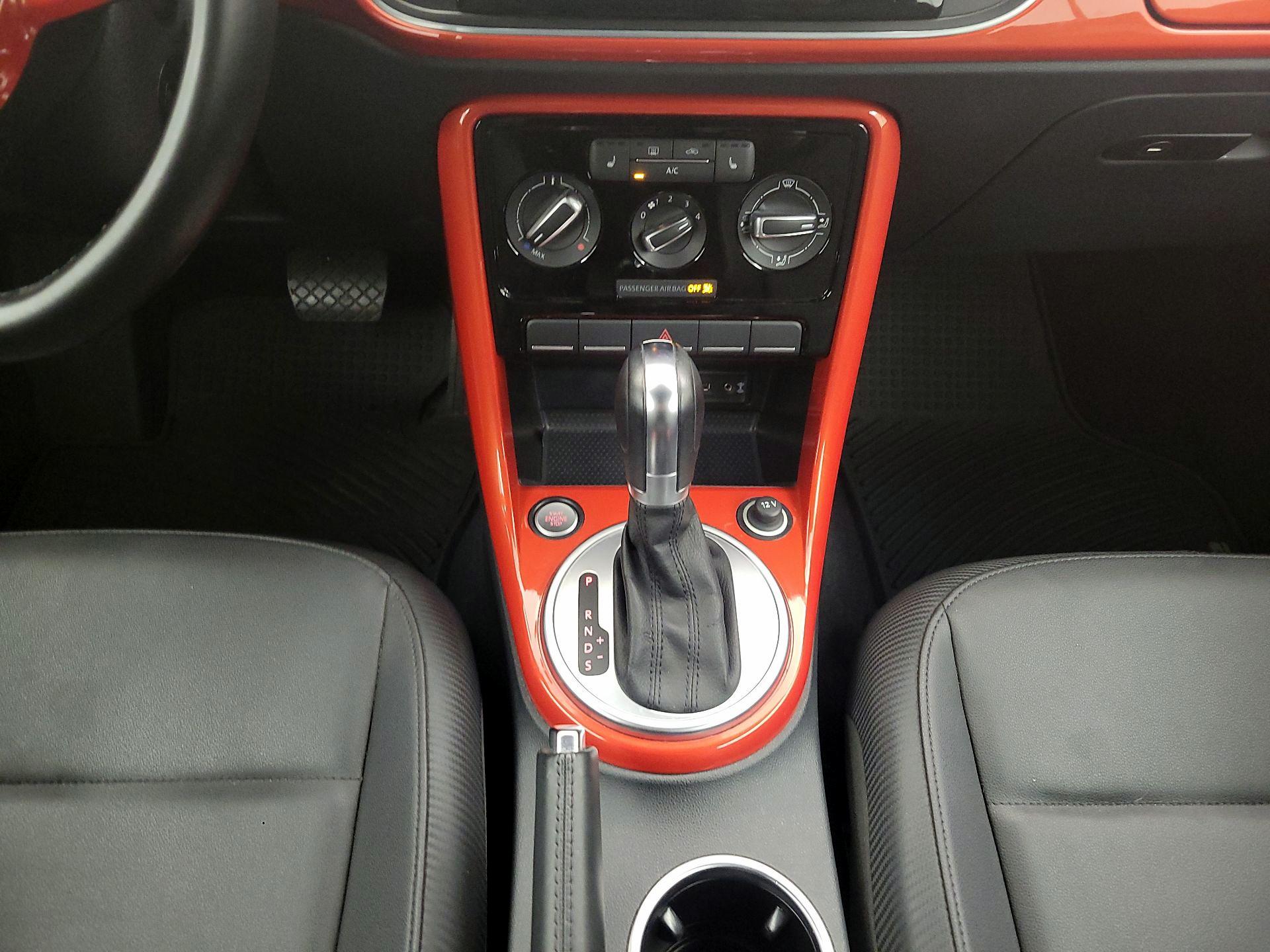 Thumbnail: 2018 Volkswagen Beetle - 16