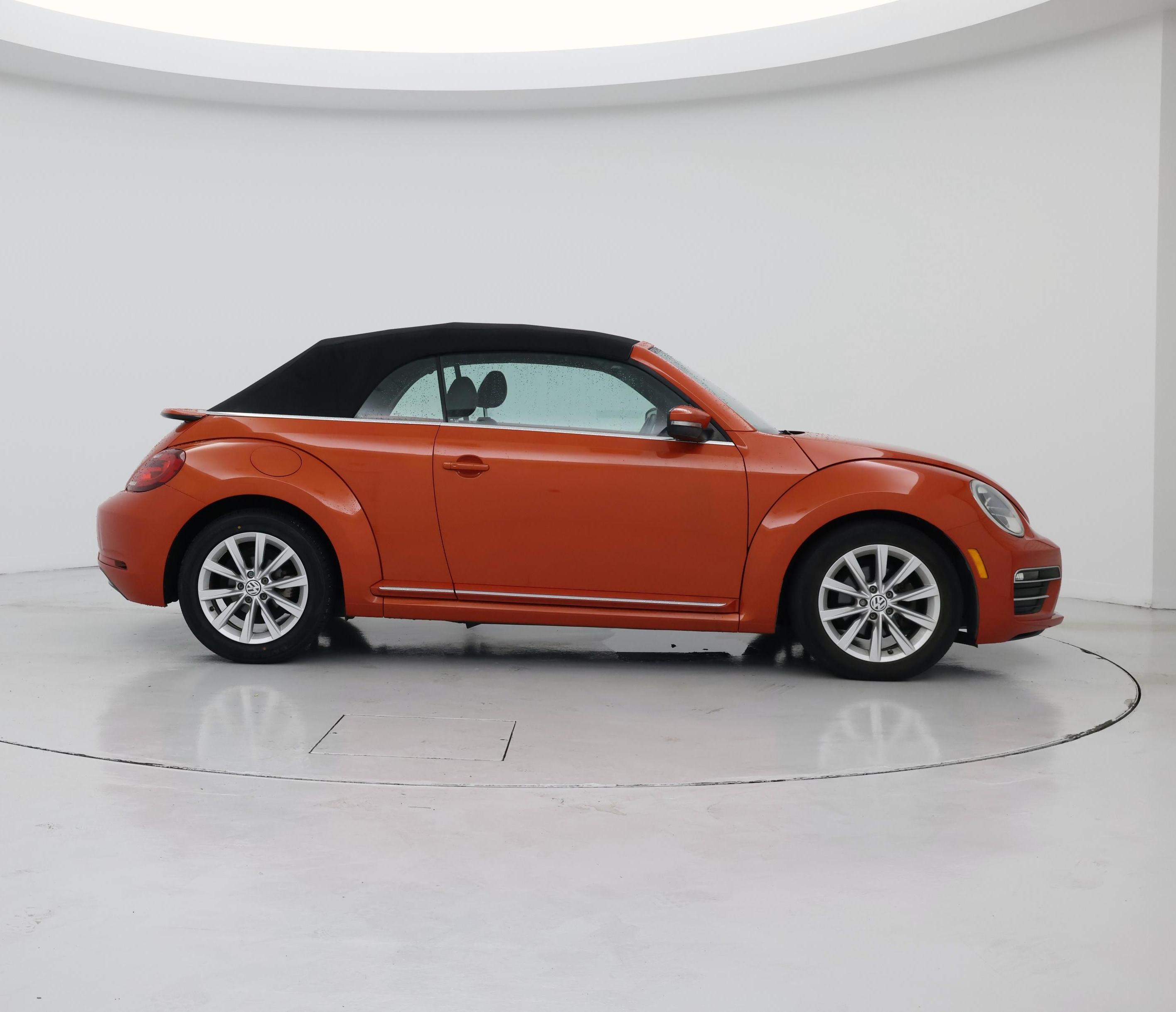 Thumbnail: 2018 Volkswagen Beetle - 7