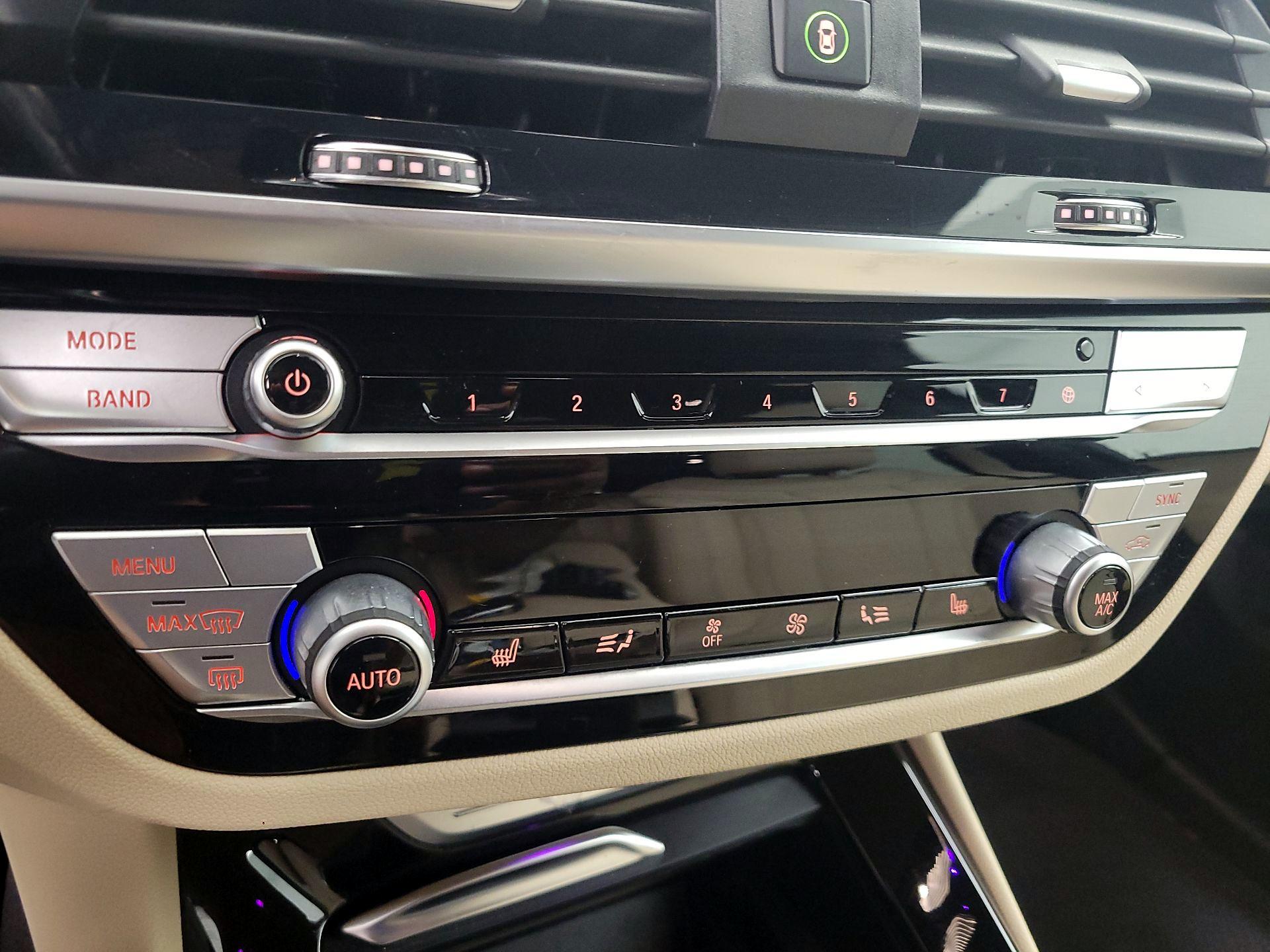 Thumbnail: 2021 BMW X3 - 16