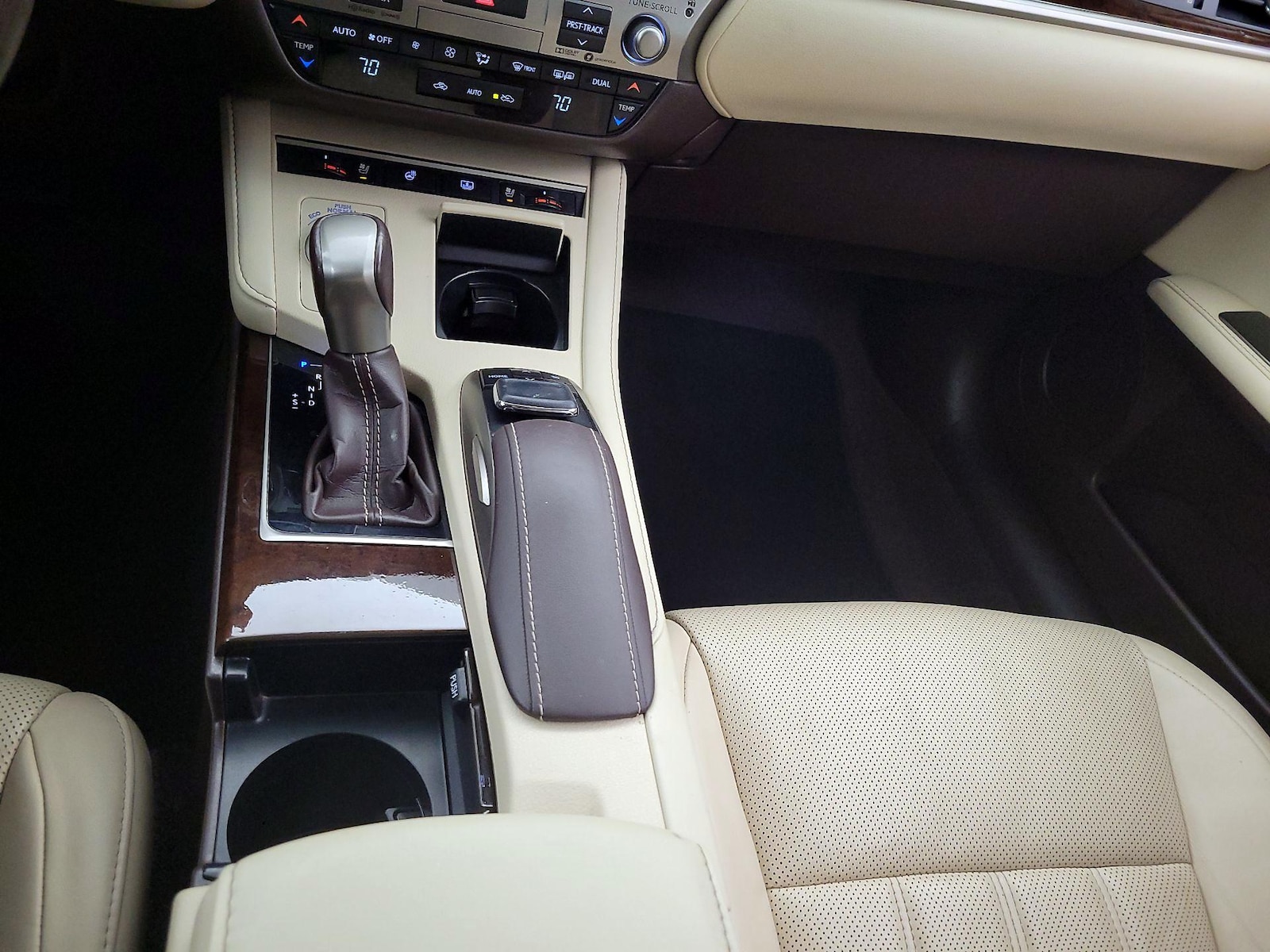 2018 Lexus ES 350 - Photo 18