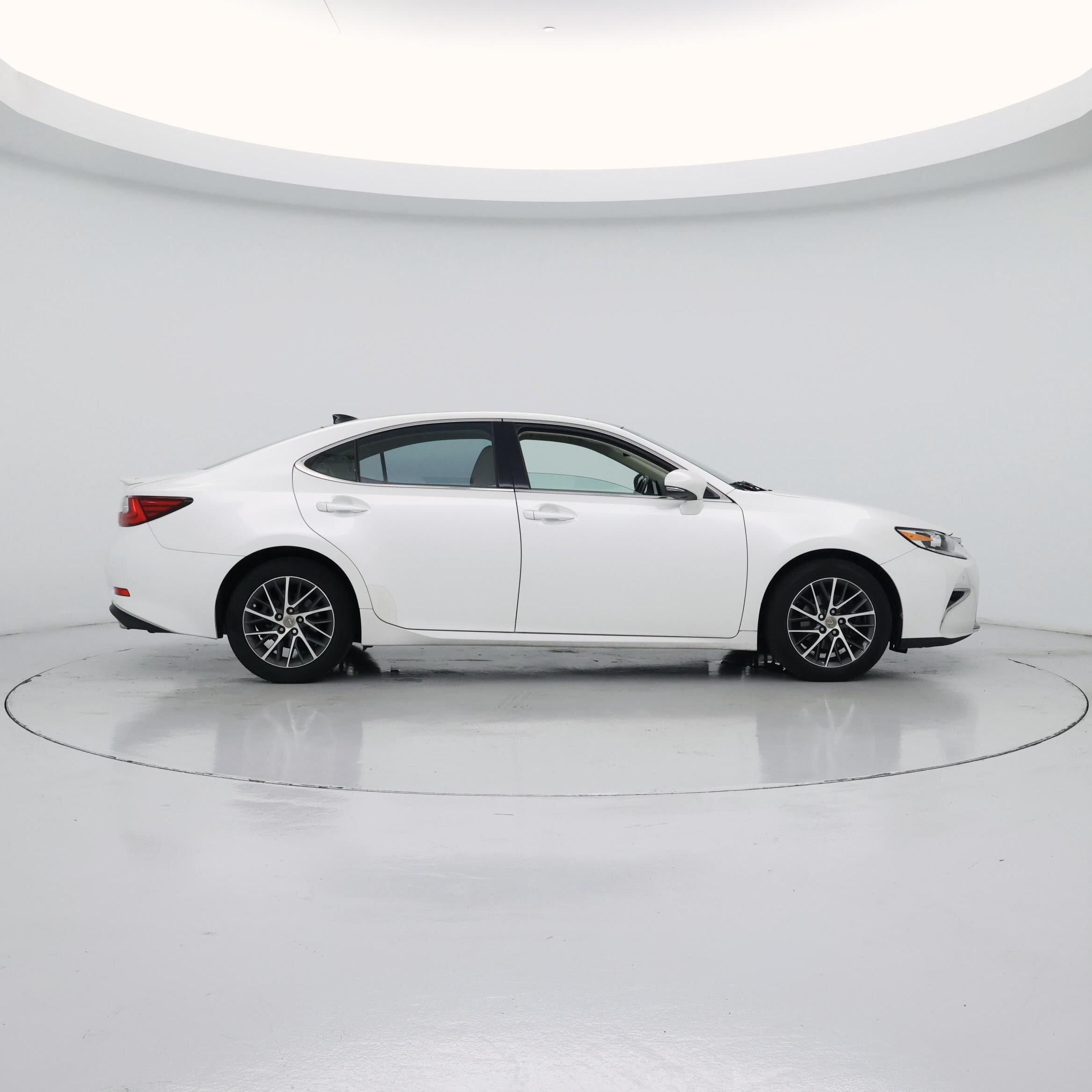 Thumbnail: 2018 Lexus ES - 7