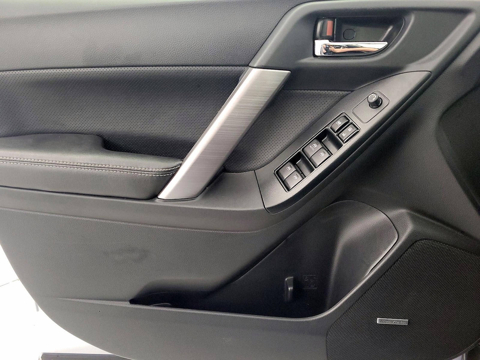 2016 Subaru Forester i Touring - Photo 13