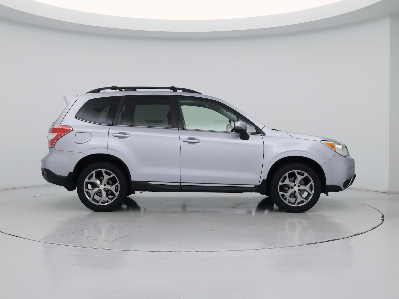 2016 Subaru Forester i Touring - Photo 8