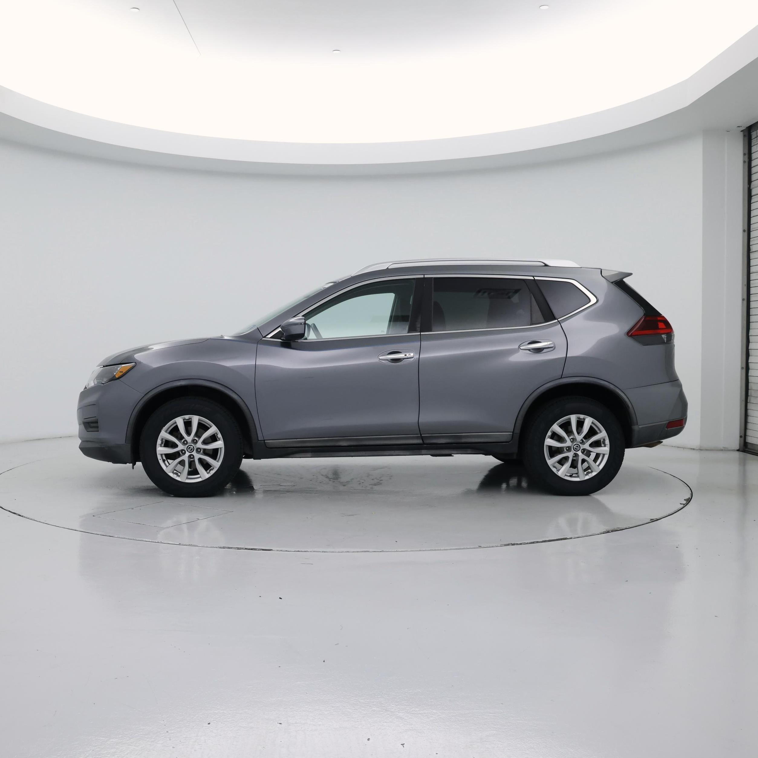 Thumbnail: 2018 Nissan Rogue - 3