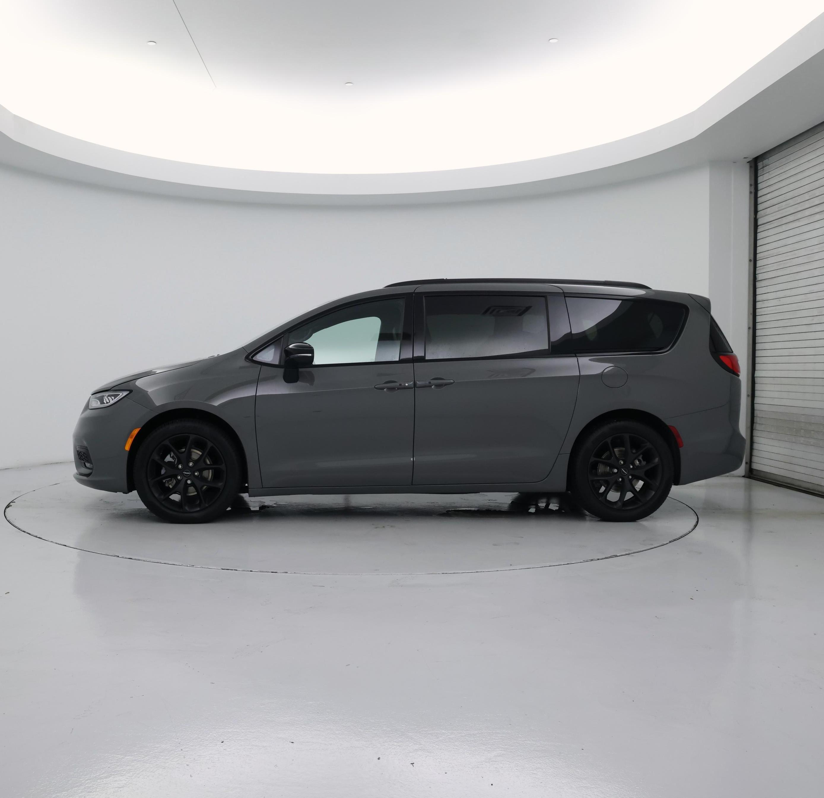 Thumbnail: 2024 Chrysler Pacifica - 3