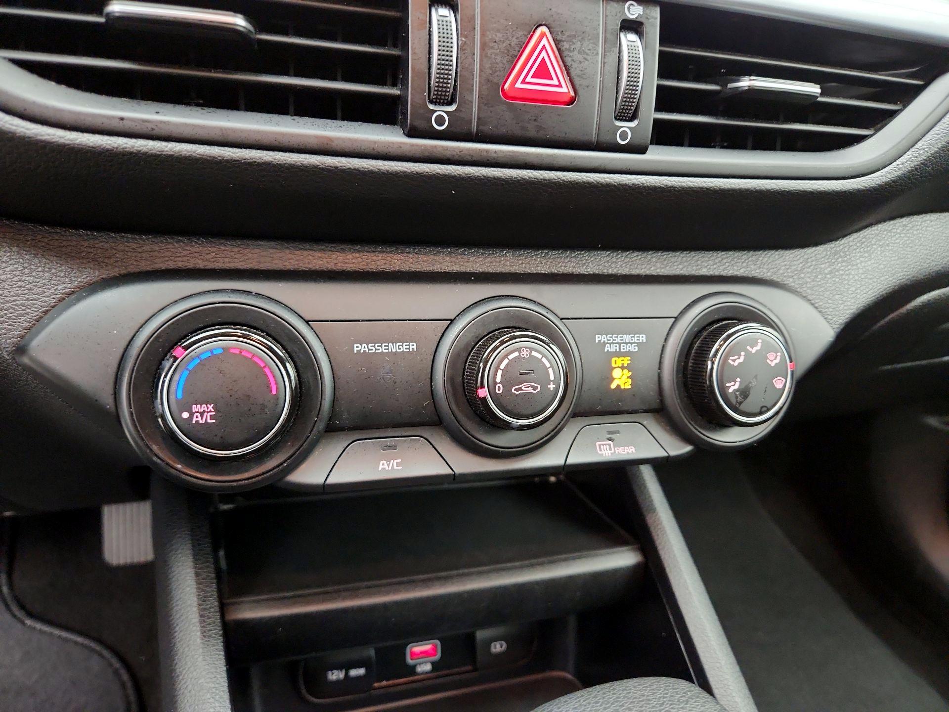 Thumbnail: 2024 Kia Forte - 16