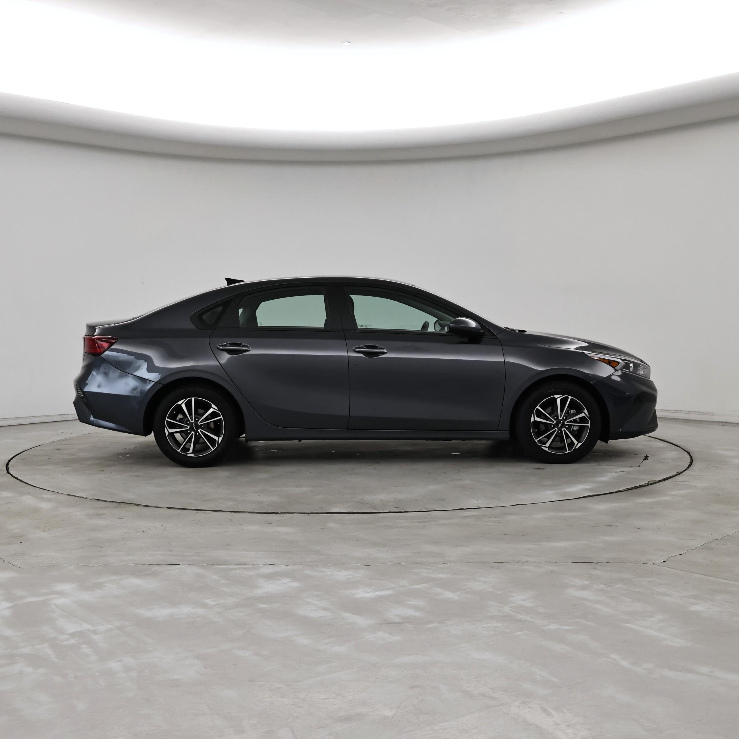 Thumbnail: 2024 Kia Forte - 7