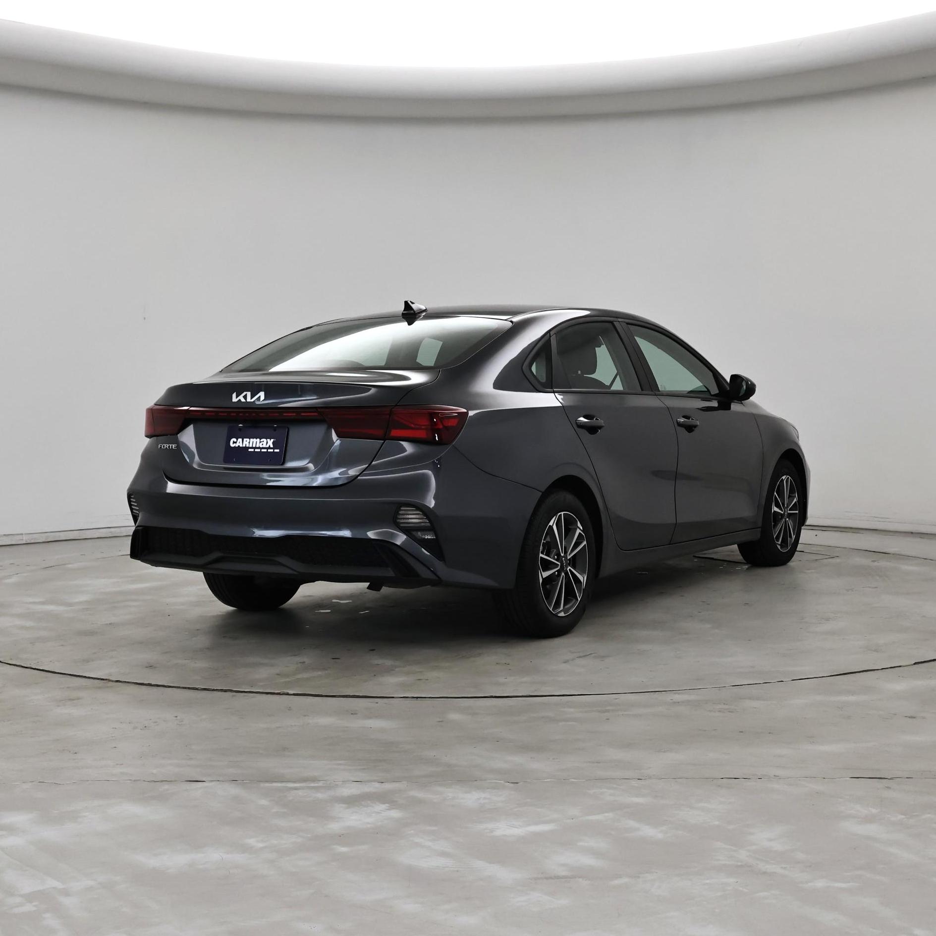 Thumbnail: 2024 Kia Forte - 8