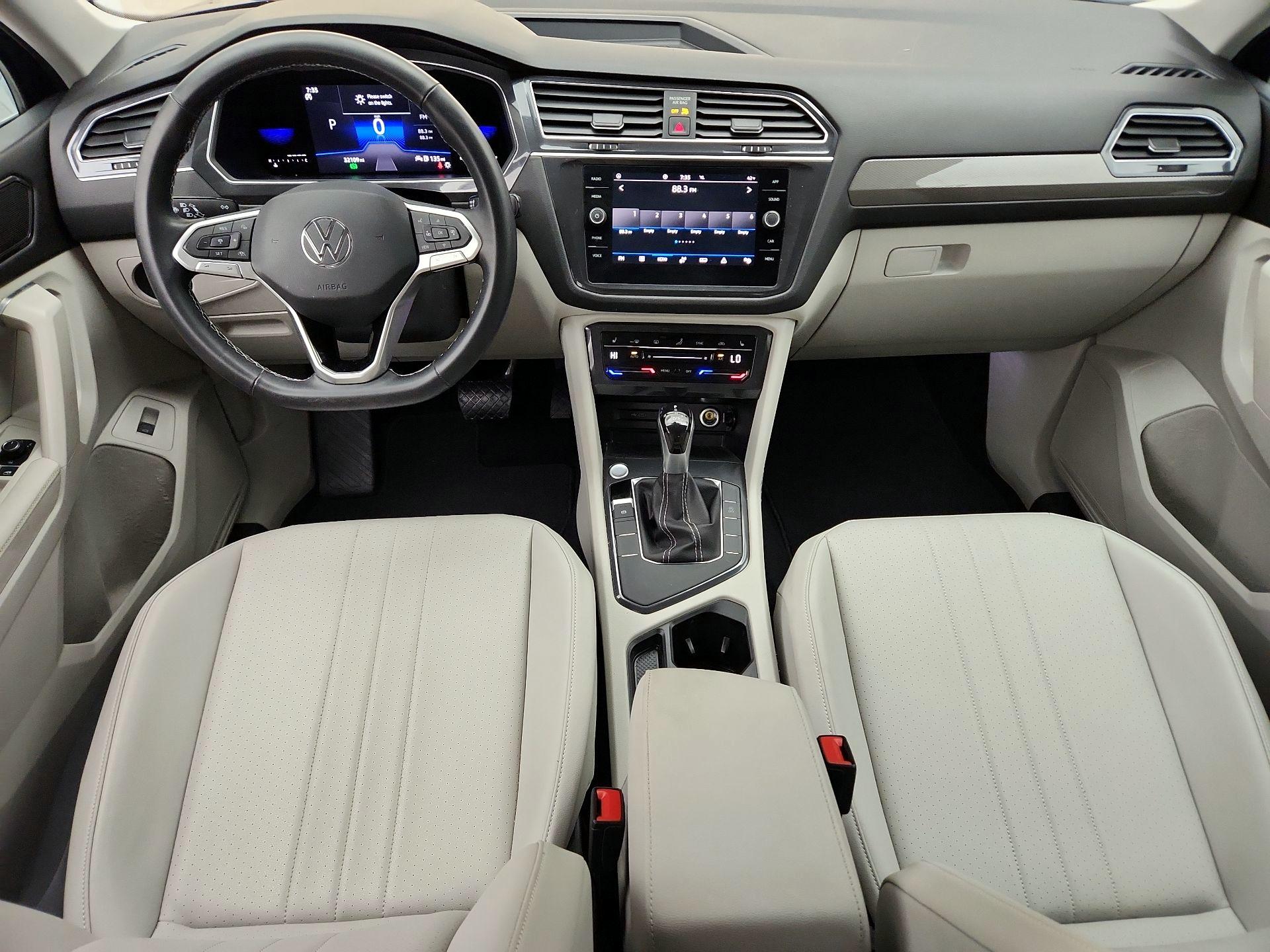 Thumbnail: 2022 Volkswagen Tiguan - 9