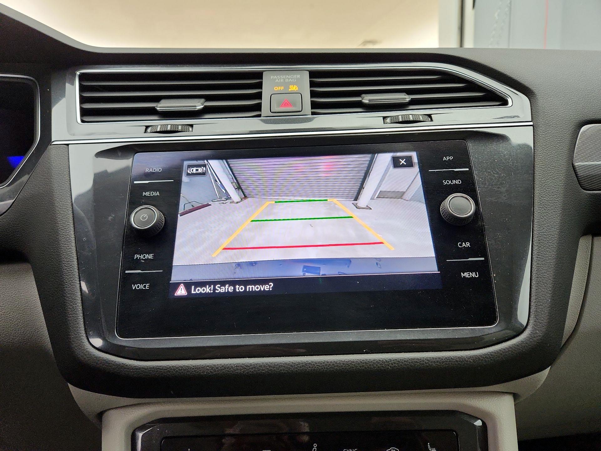 Thumbnail: 2022 Volkswagen Tiguan - 14