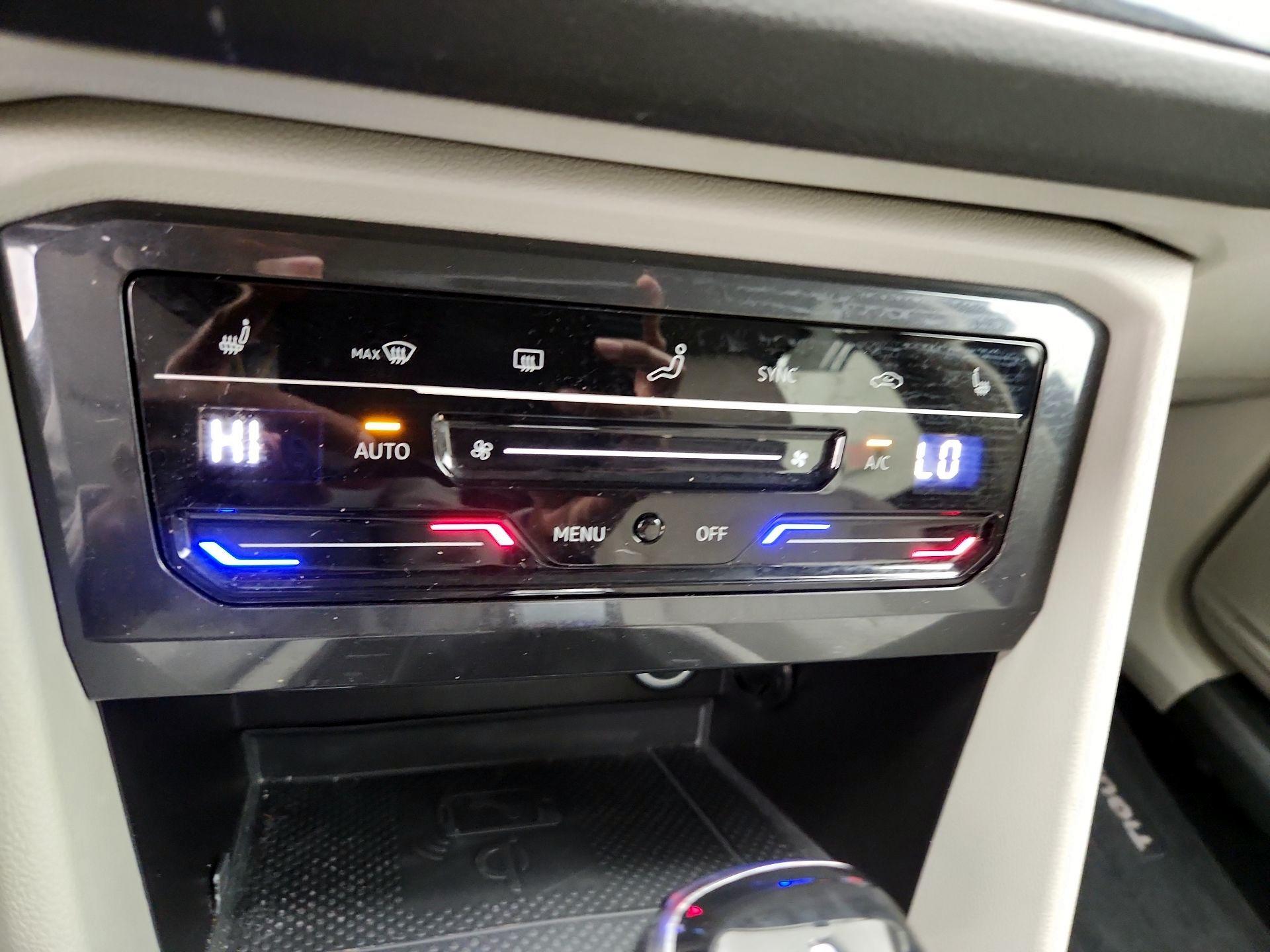 Thumbnail: 2022 Volkswagen Tiguan - 16