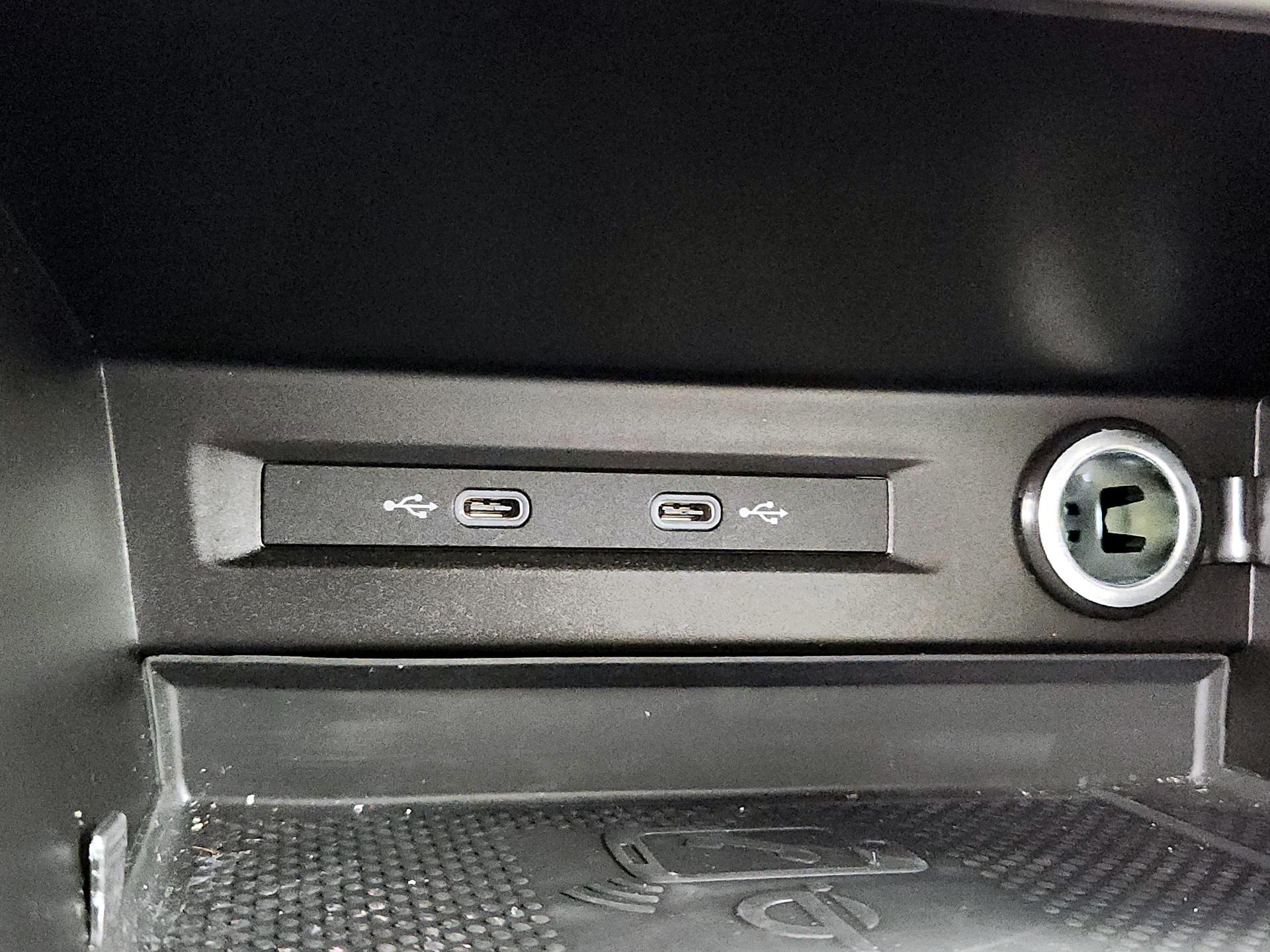 Thumbnail: 2022 Volkswagen Tiguan - 18