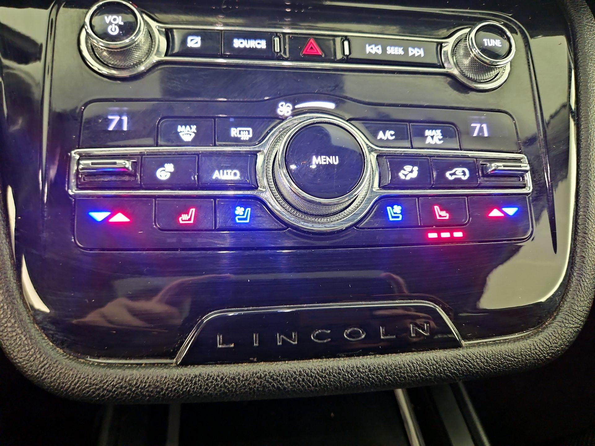 Thumbnail: 2020 Lincoln Corsair - 17