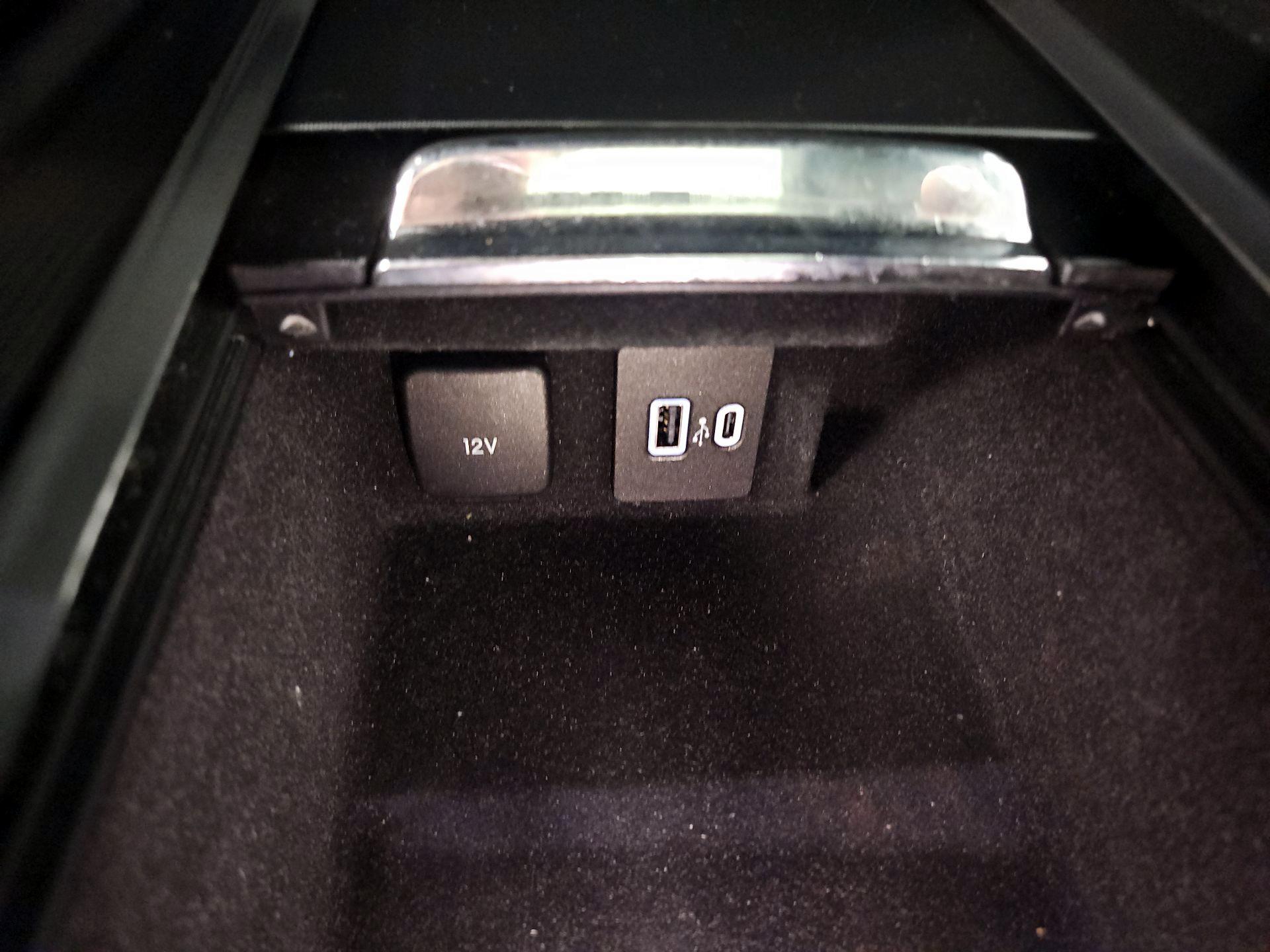 Thumbnail: 2020 Lincoln Corsair - 19