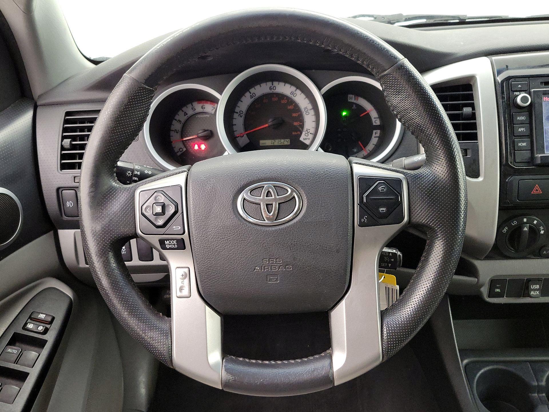 Thumbnail: 2015 Toyota Tacoma - 10