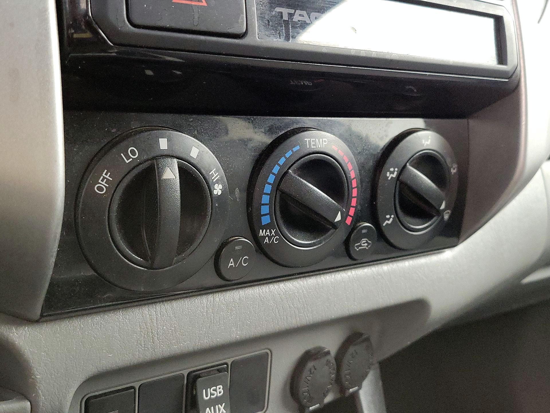 Thumbnail: 2015 Toyota Tacoma - 16