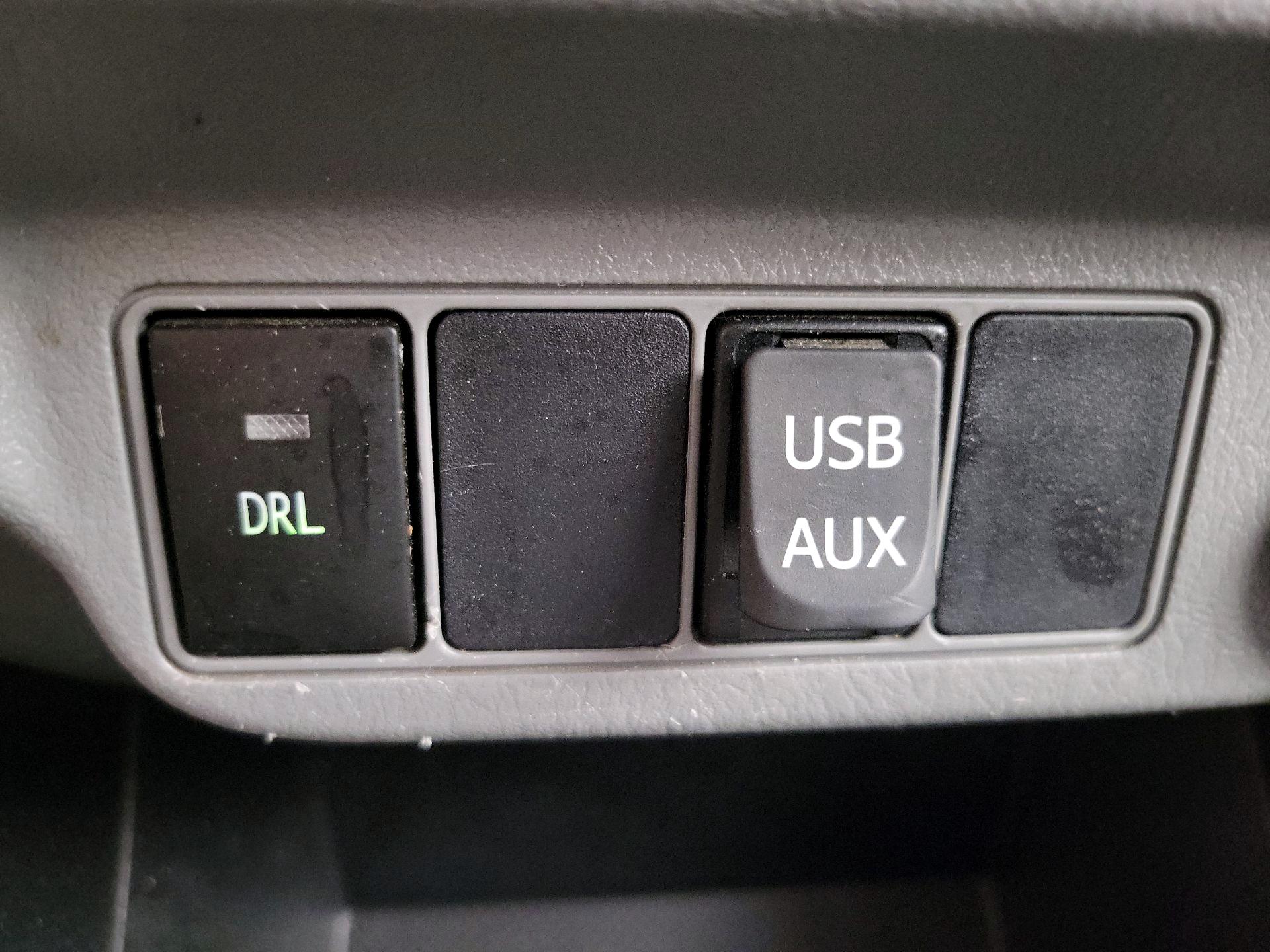 Thumbnail: 2015 Toyota Tacoma - 18