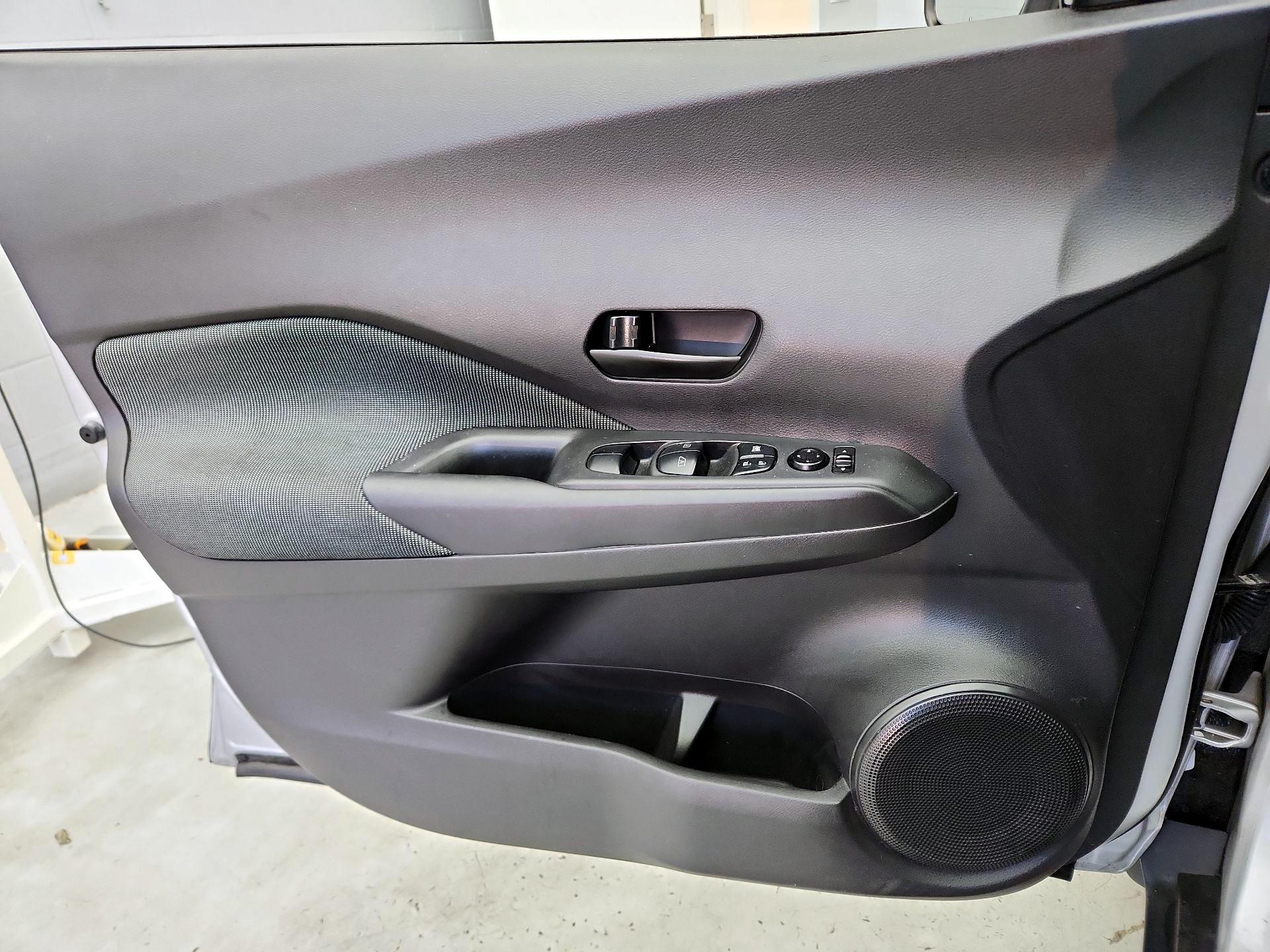 Thumbnail: 2020 Nissan Kicks - 12