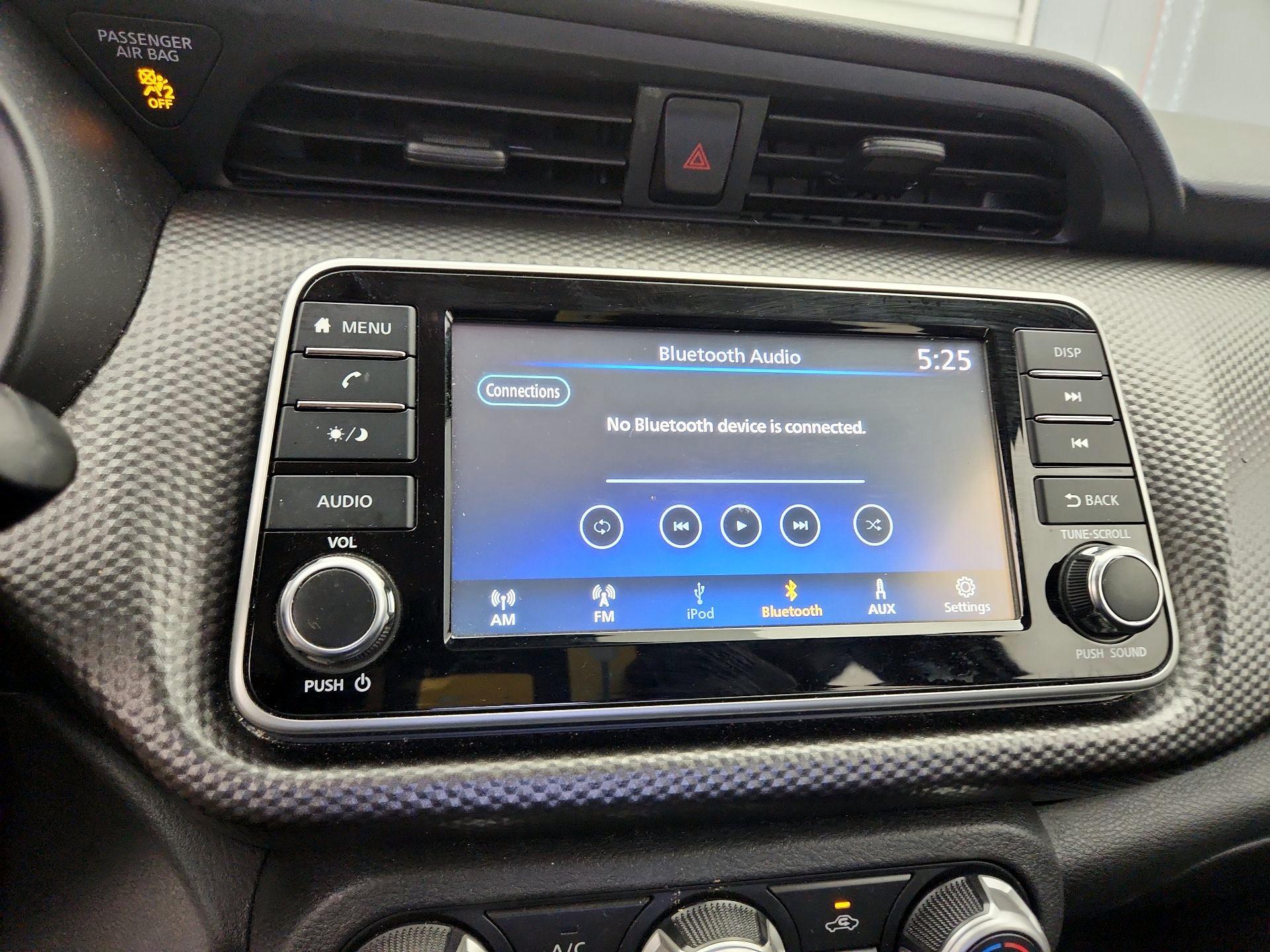 Thumbnail: 2020 Nissan Kicks - 15