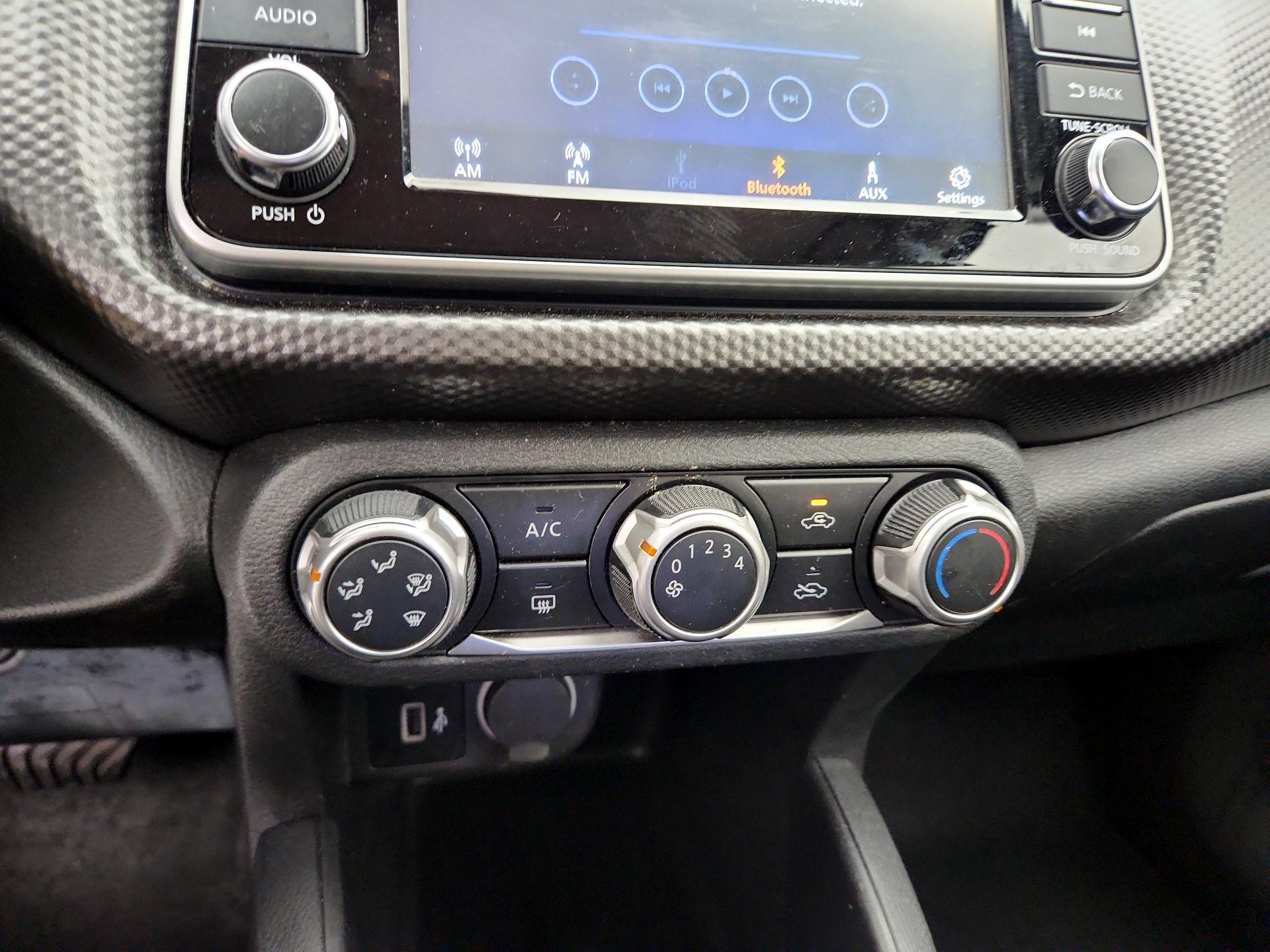 Thumbnail: 2020 Nissan Kicks - 16