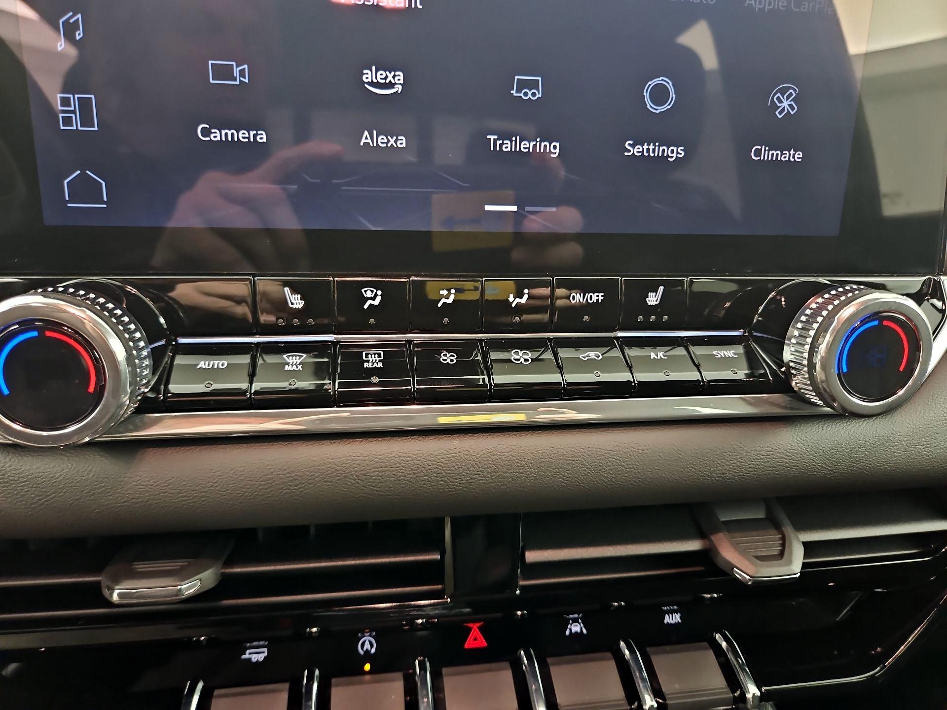 Thumbnail: 2024 GMC Canyon - 16