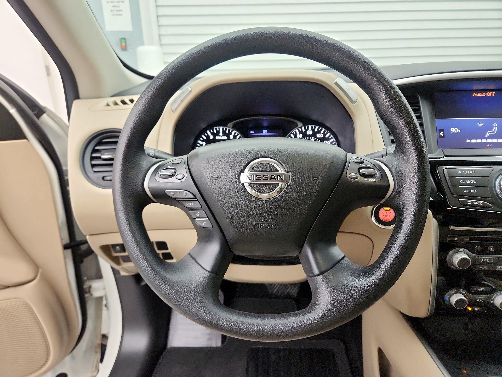 Thumbnail: 2017 Nissan Pathfinder - 10