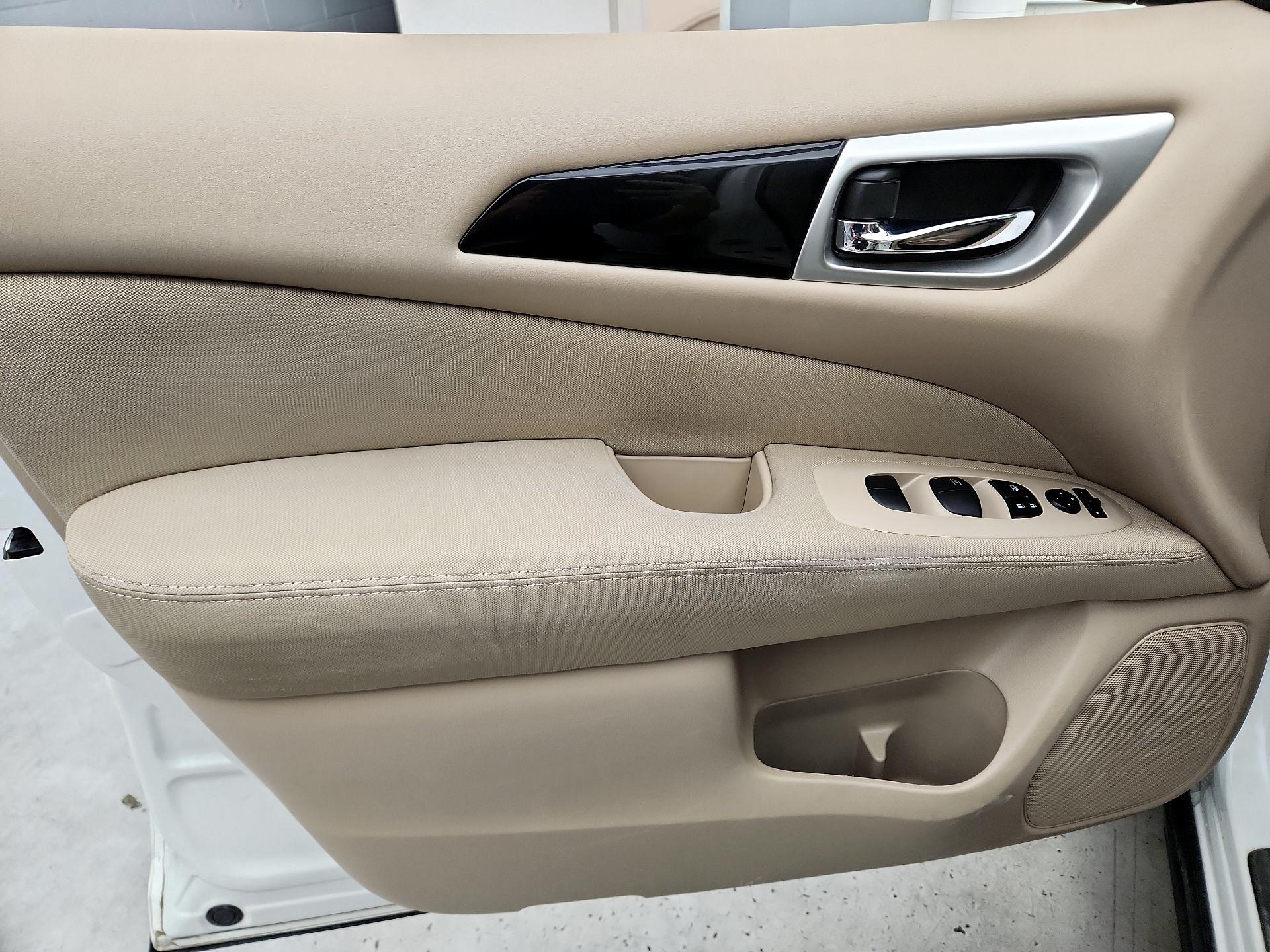 Thumbnail: 2017 Nissan Pathfinder - 12