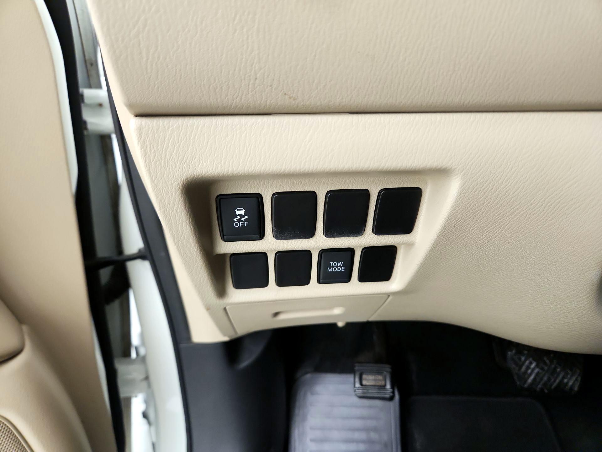 Thumbnail: 2017 Nissan Pathfinder - 13