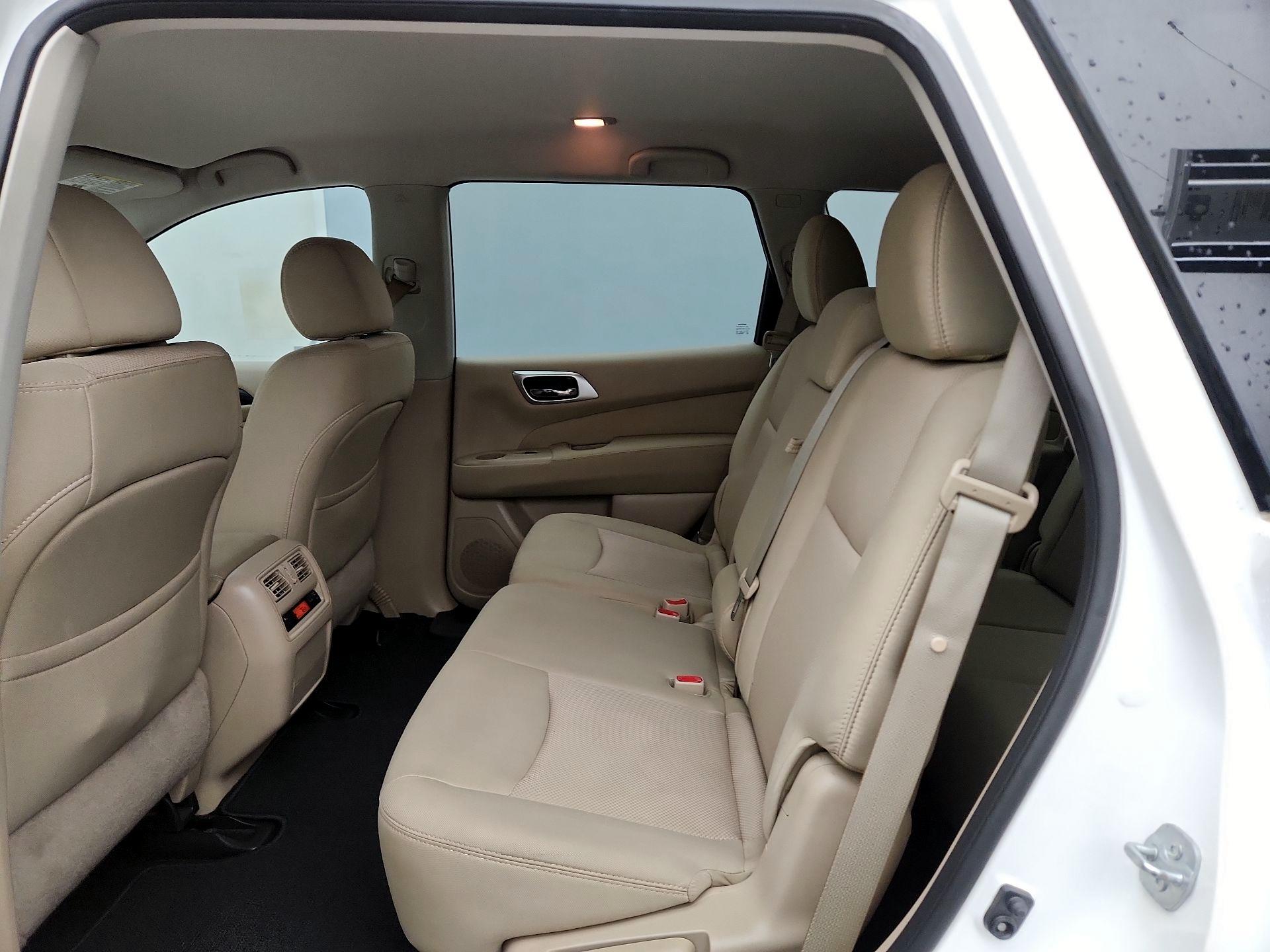 Thumbnail: 2017 Nissan Pathfinder - 18