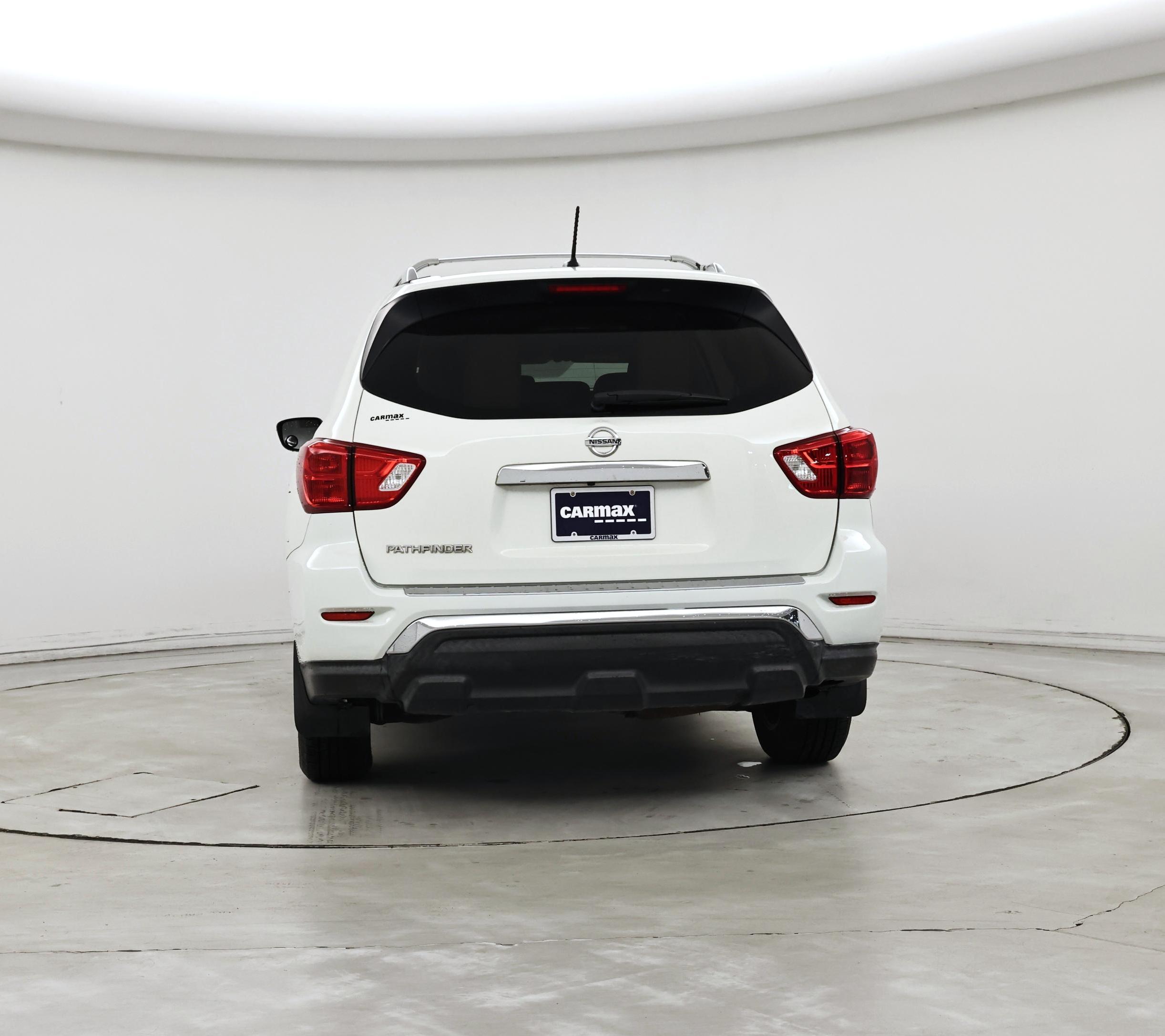 Thumbnail: 2017 Nissan Pathfinder - 6