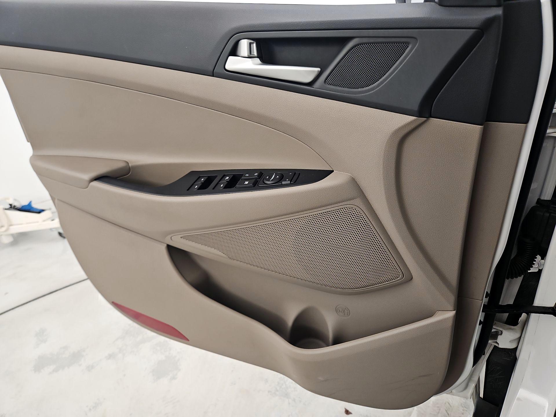 Thumbnail: 2021 Hyundai Tucson - 12