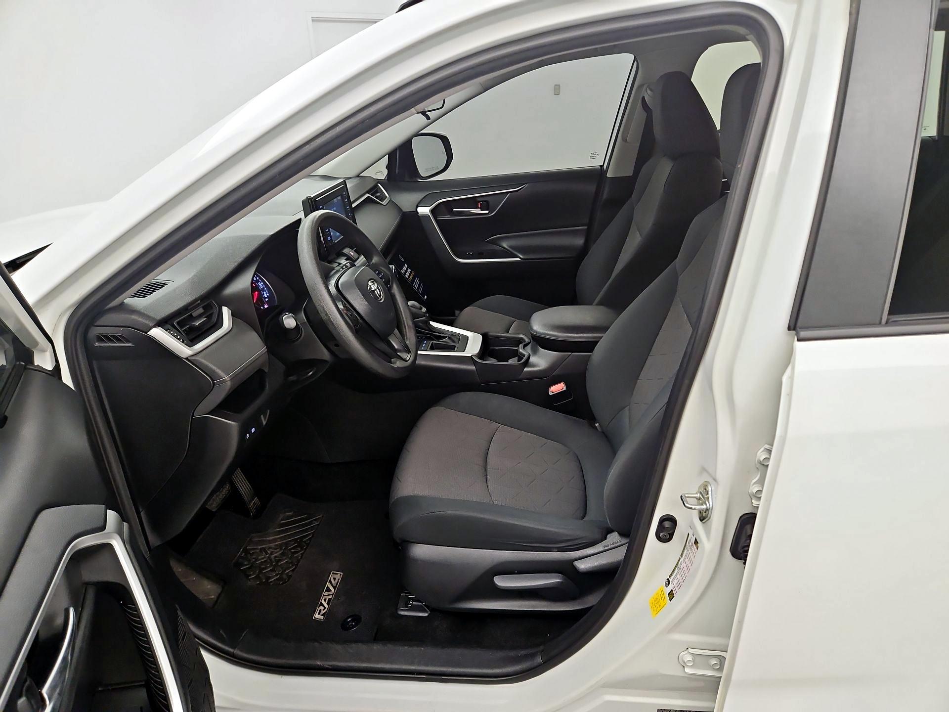 Thumbnail: 2019 Toyota RAV4 - 11