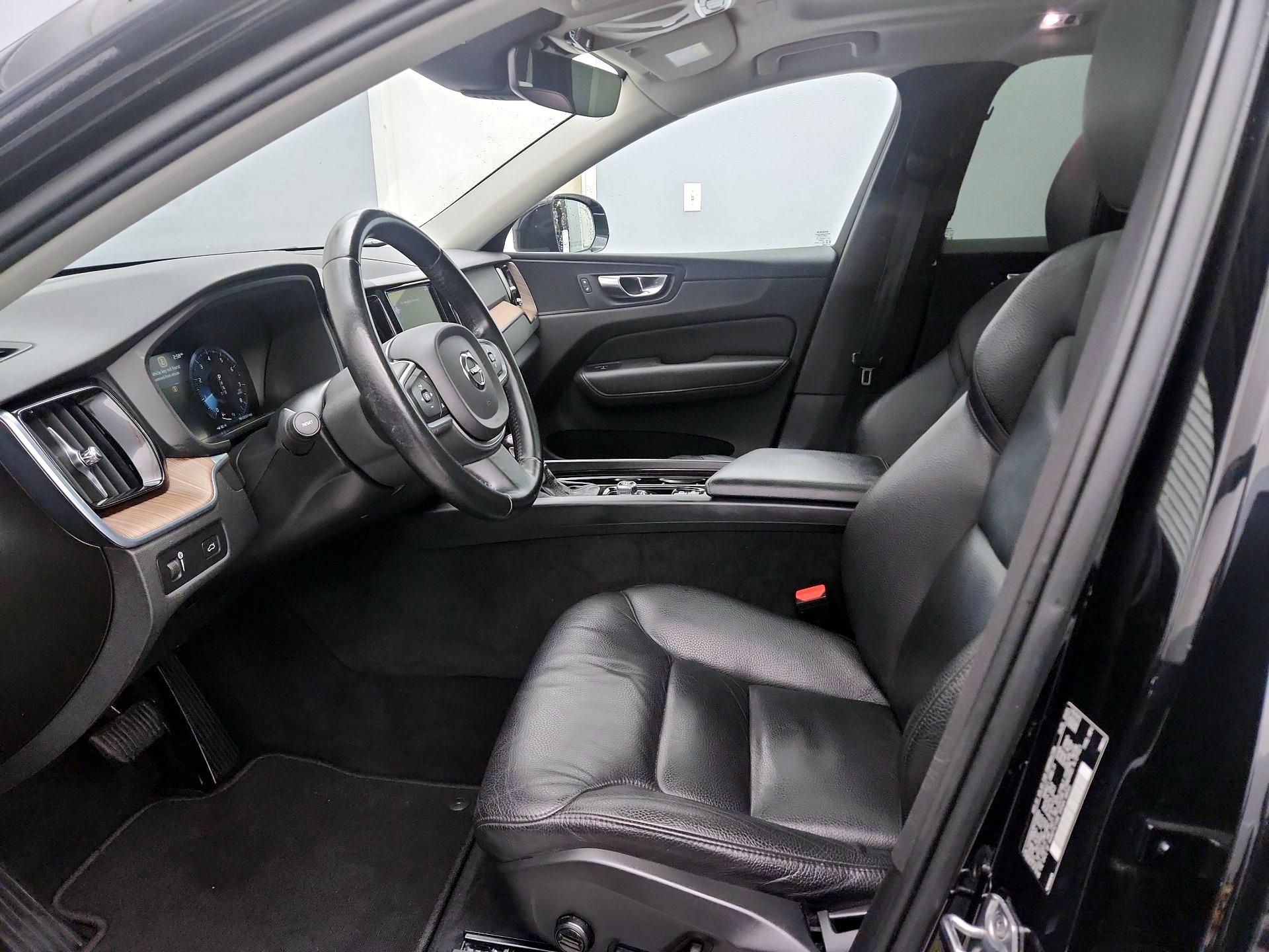 Thumbnail: 2021 Volvo XC60 - 11