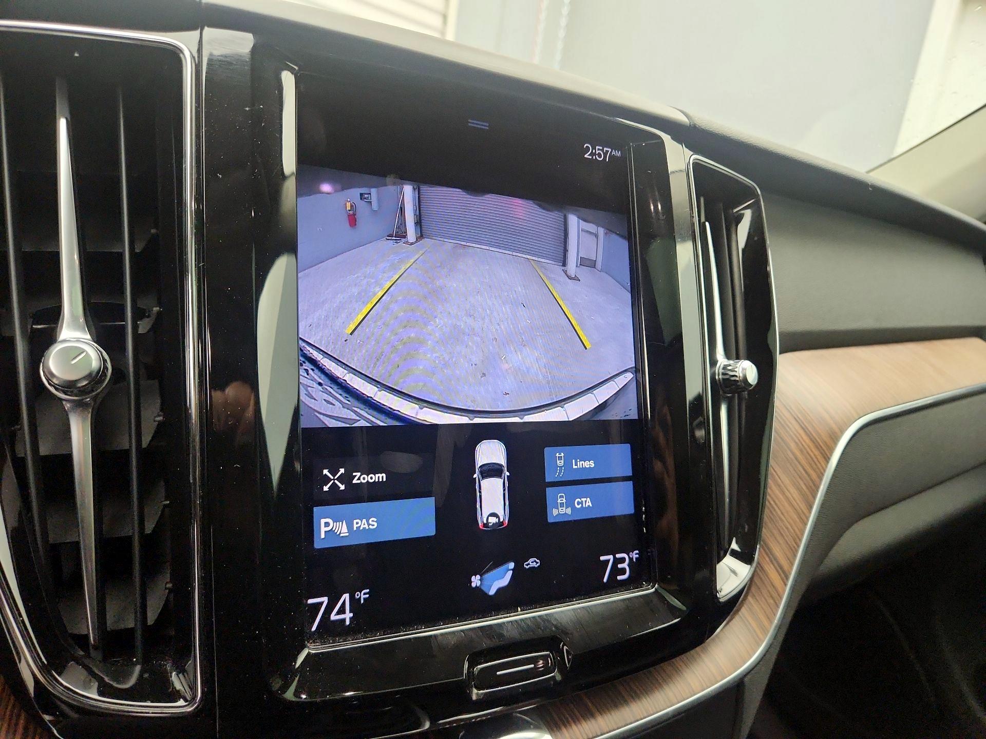 Thumbnail: 2021 Volvo XC60 - 14