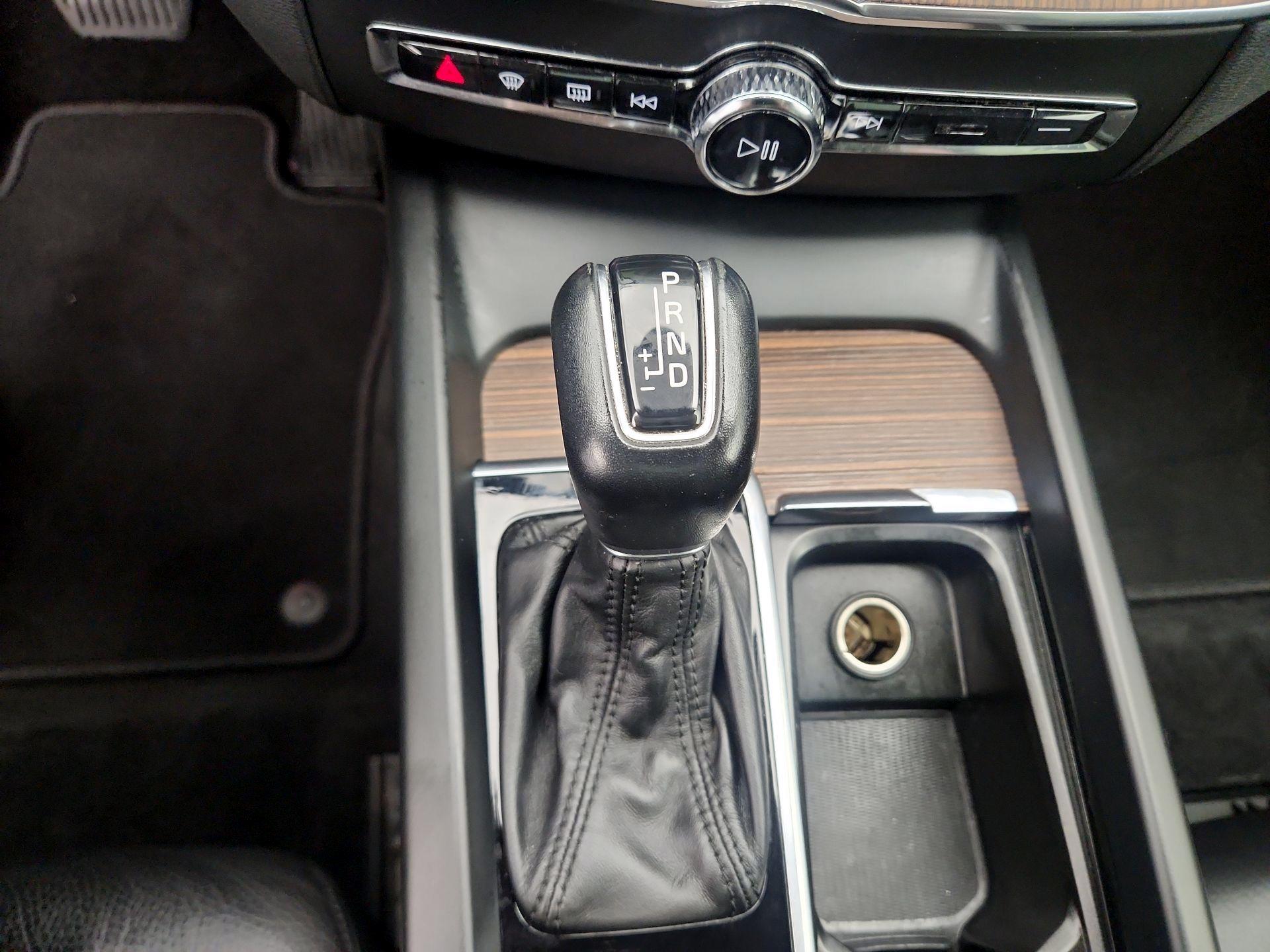 Thumbnail: 2021 Volvo XC60 - 17