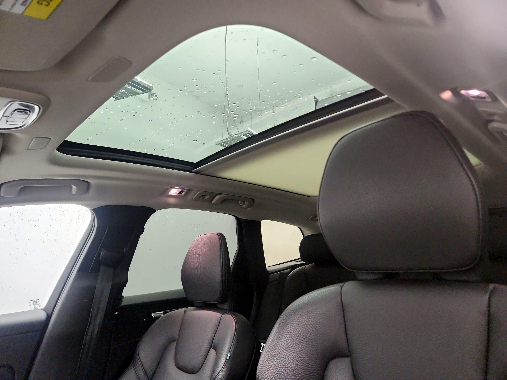 Thumbnail: 2021 Volvo XC60 - 19