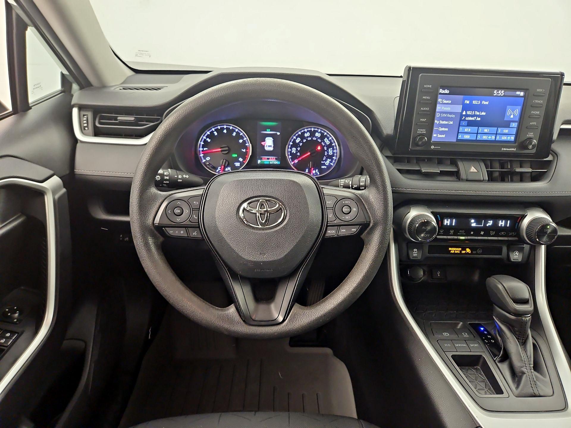 Thumbnail: 2020 Toyota RAV4 - 10