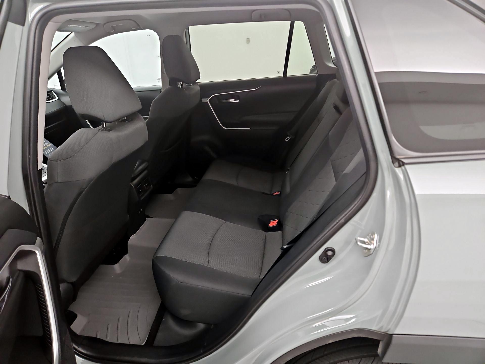 Thumbnail: 2020 Toyota RAV4 - 19