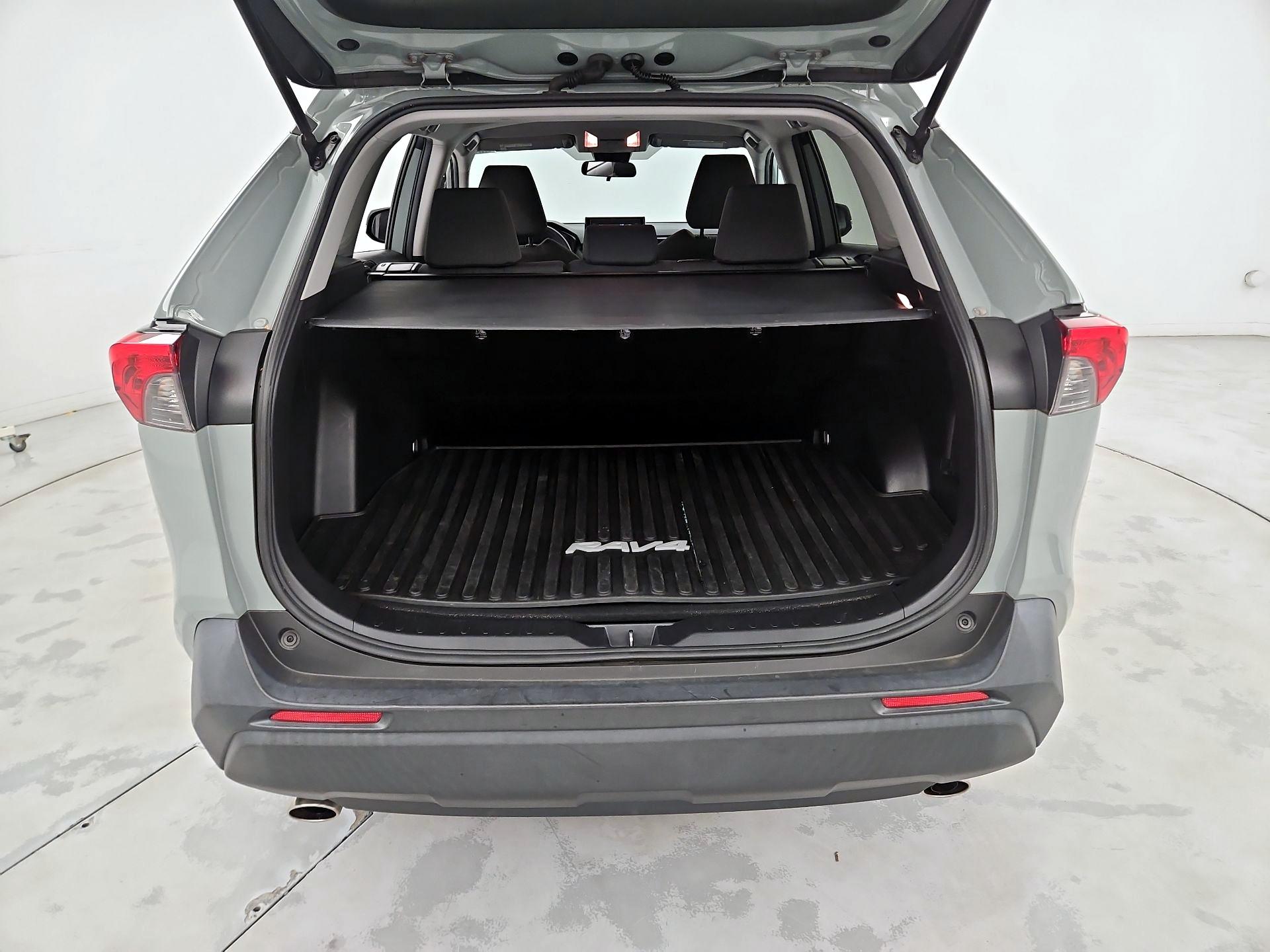 Thumbnail: 2020 Toyota RAV4 - 20