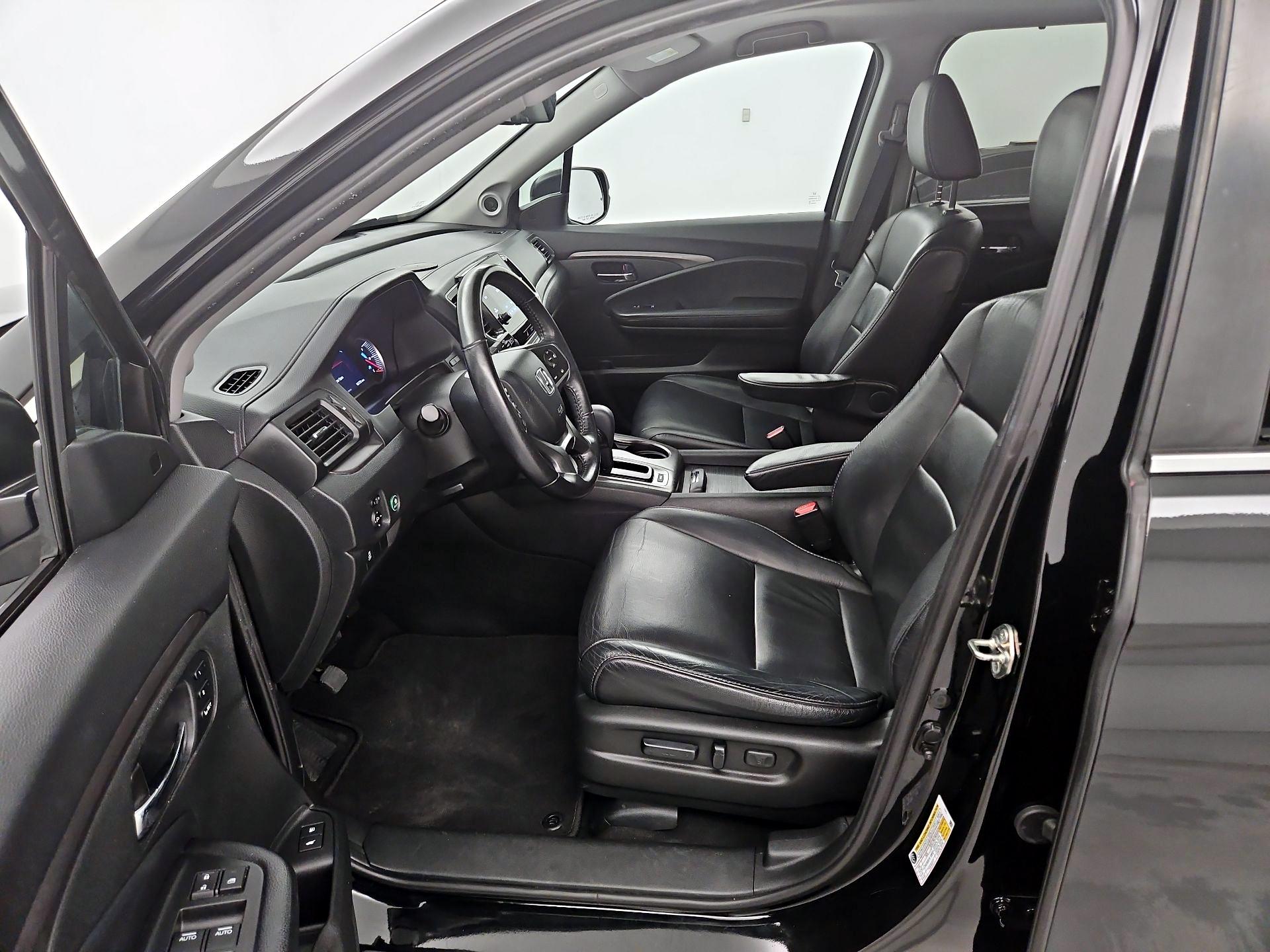 Thumbnail: 2019 Honda Pilot - 11