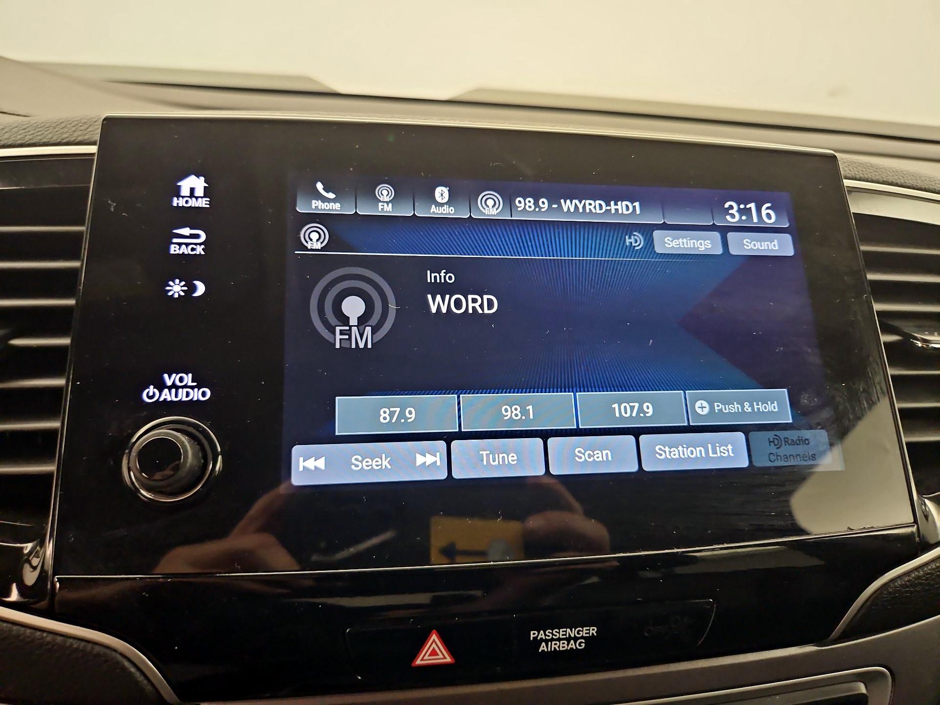 Thumbnail: 2019 Honda Pilot - 15