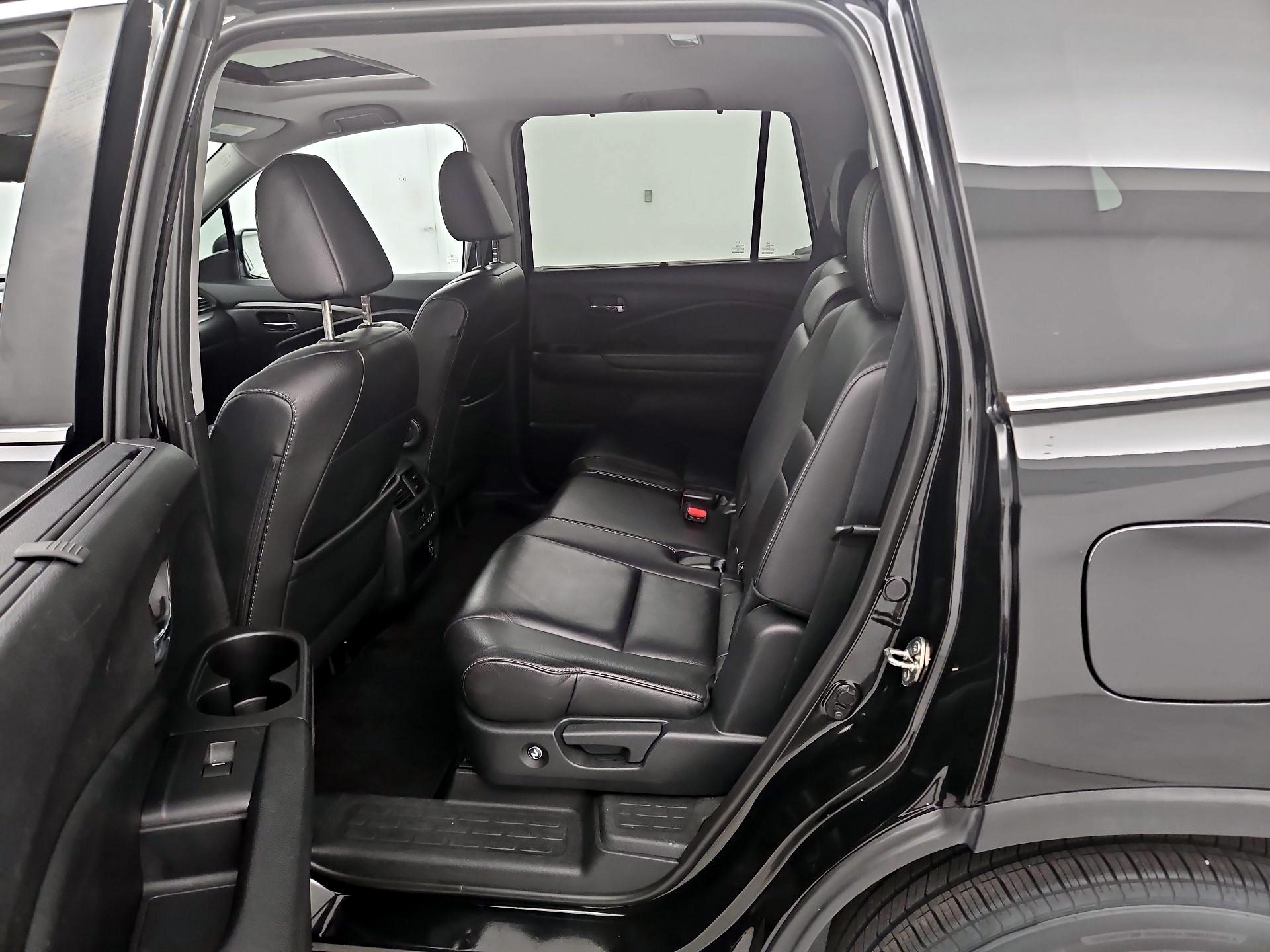 Thumbnail: 2019 Honda Pilot - 20