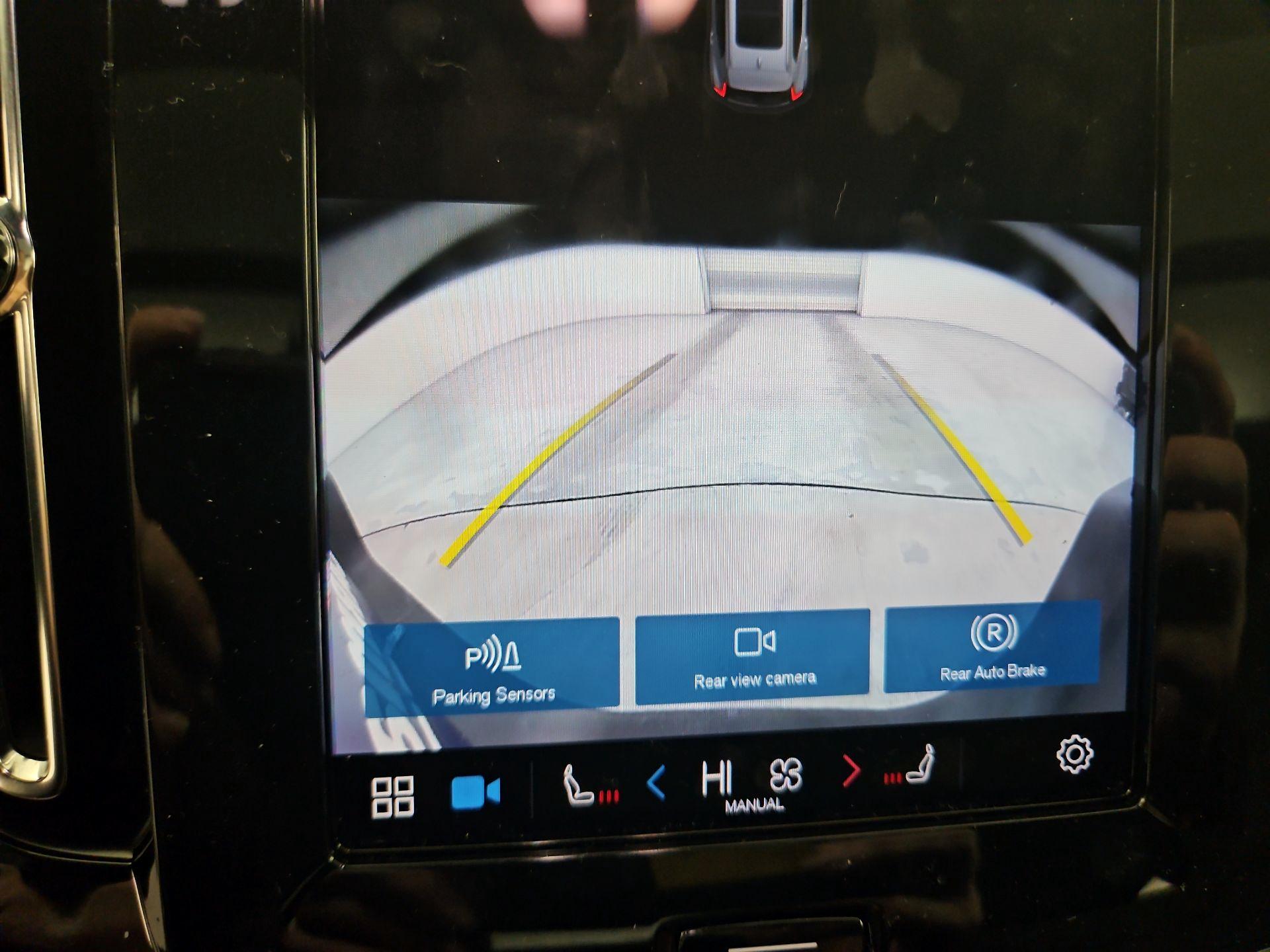 Thumbnail: 2024 Volvo XC40 - 14